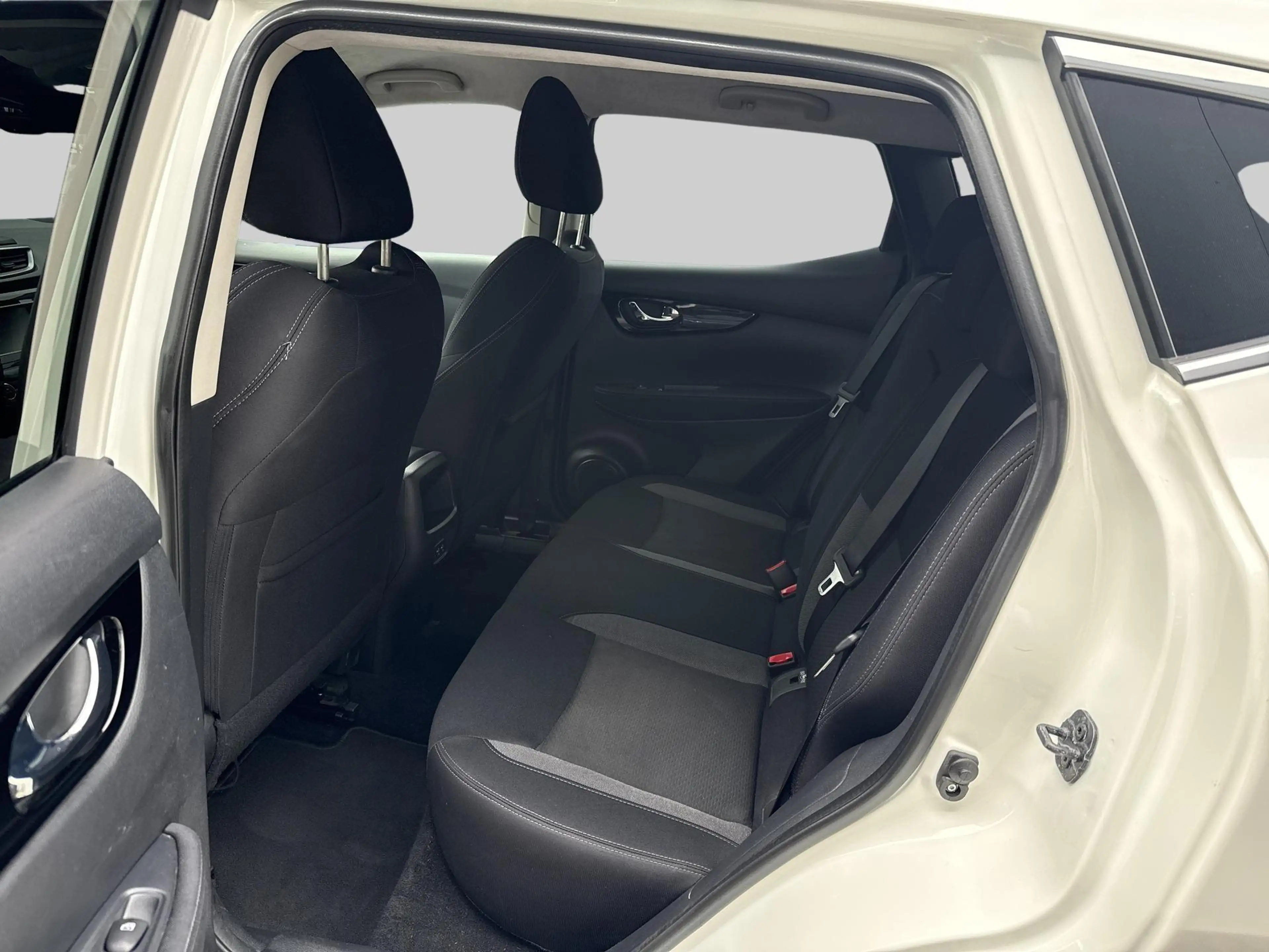 Nissan Qashqai 1.3 DIG-T Design Edition | Achteruitrij assistent — photo 6