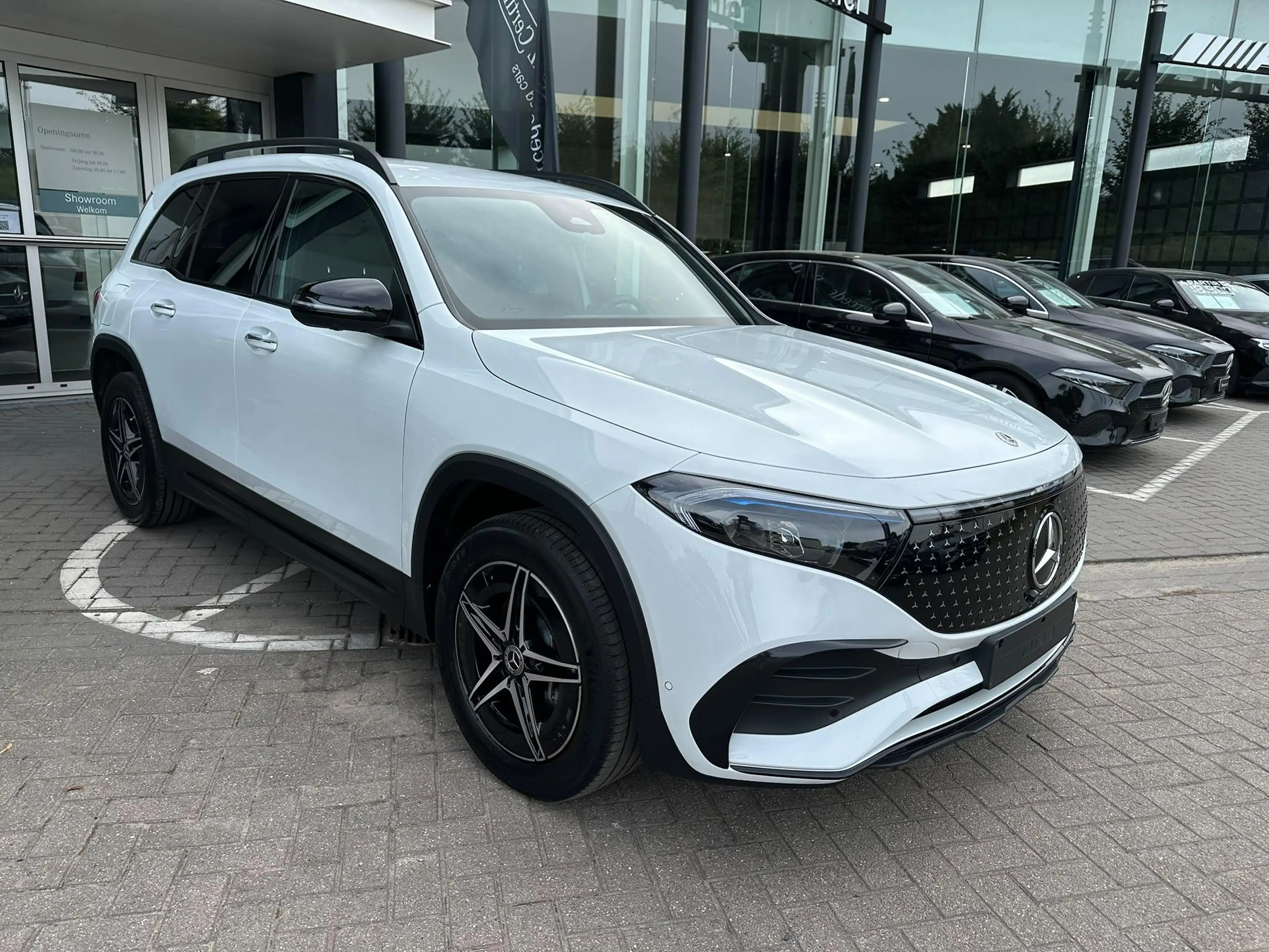 Mercedes-Benz EQB 250 EQB 250+ AMG Line 7Places — photo 6