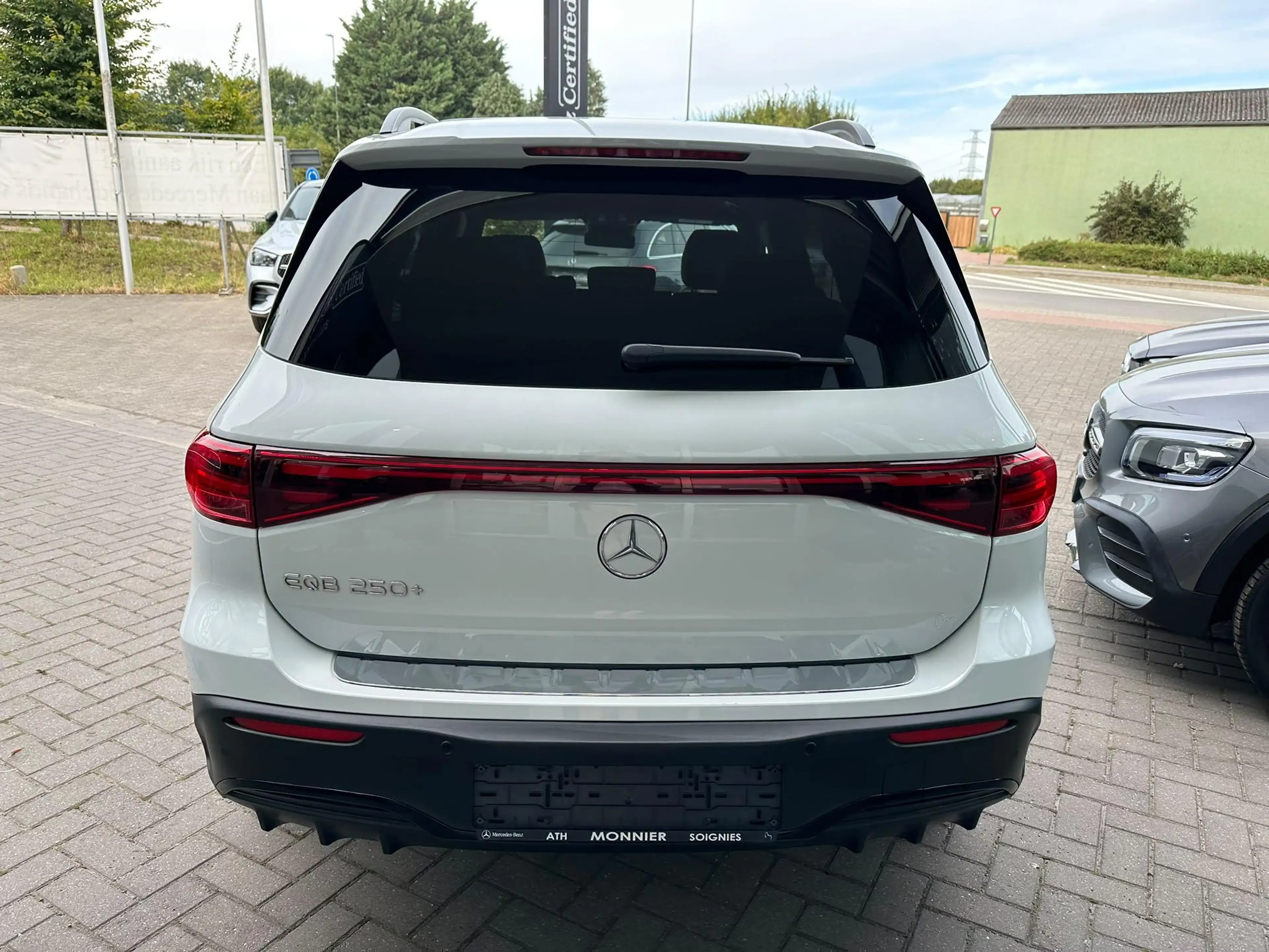 Mercedes-Benz EQB 250 EQB 250+ AMG Line 7Places — photo 4