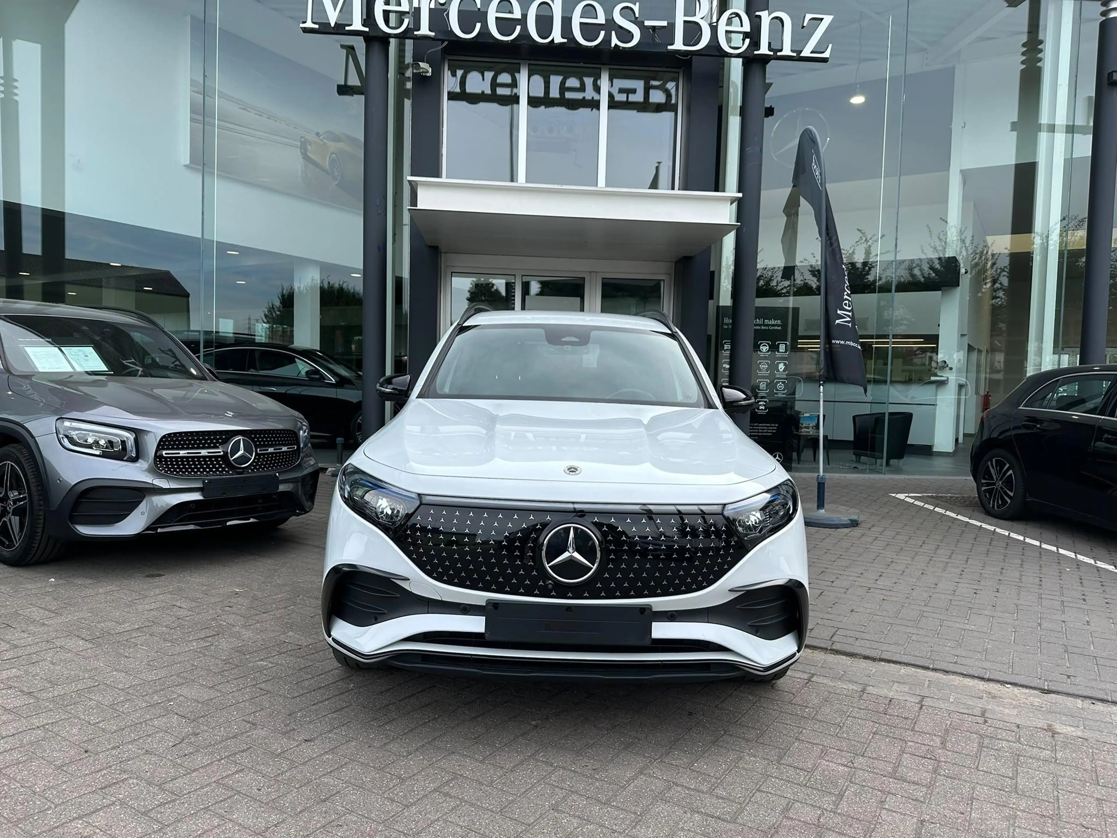 Mercedes-Benz EQB 250 EQB 250+ AMG Line 7Places — photo 7