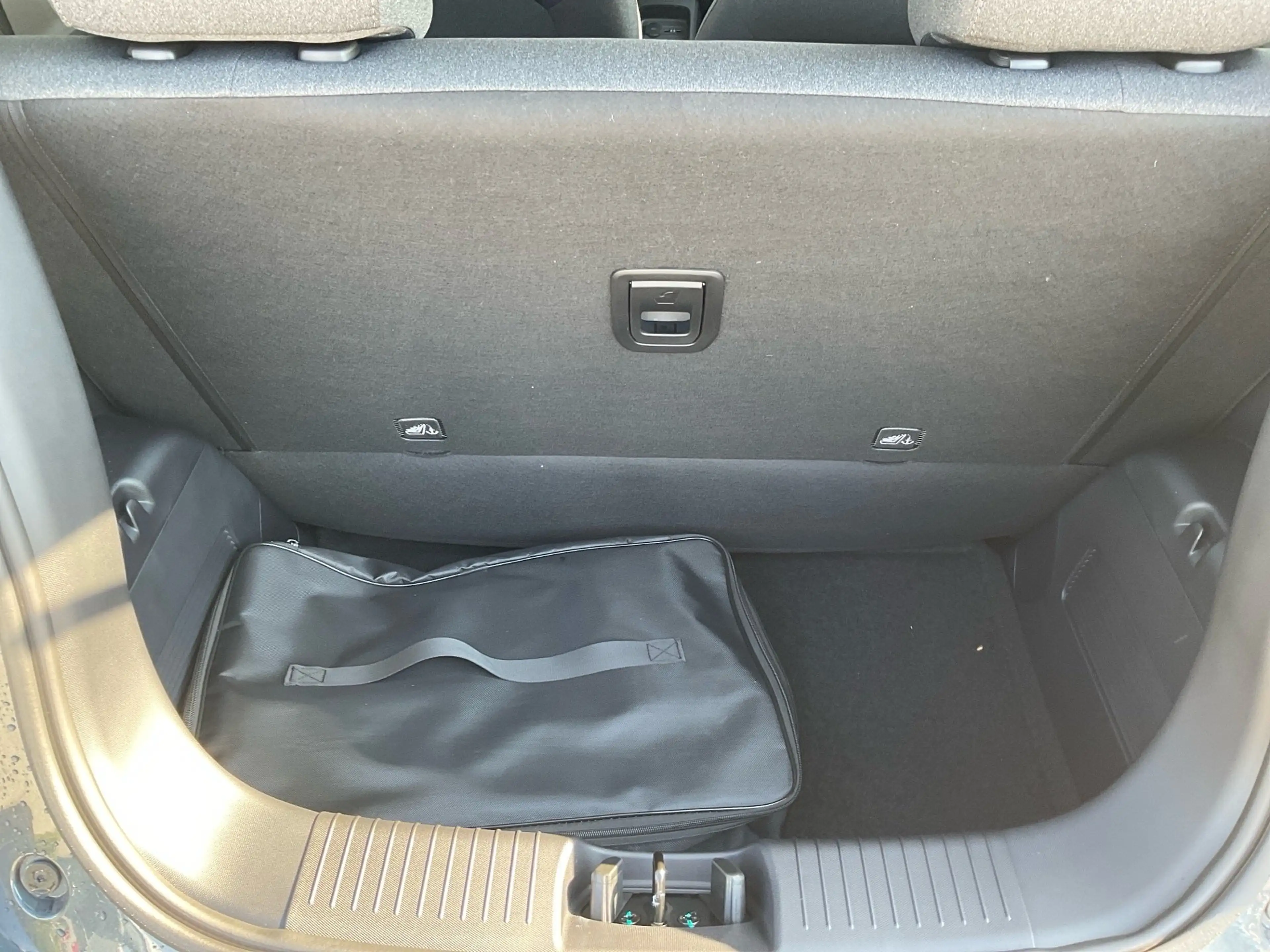 Leapmotor T03 37 70 kW BEV ACC AUT Kam. KeyLess KlimaA LM — photo 13
