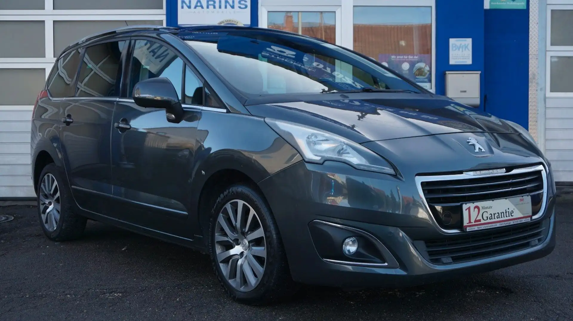 Peugeot 5008 Allure Klima Einparkhilfe Sizheizung Pano Grau - 2