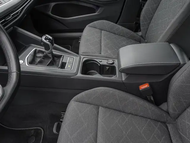 Volkswagen Golf view 10