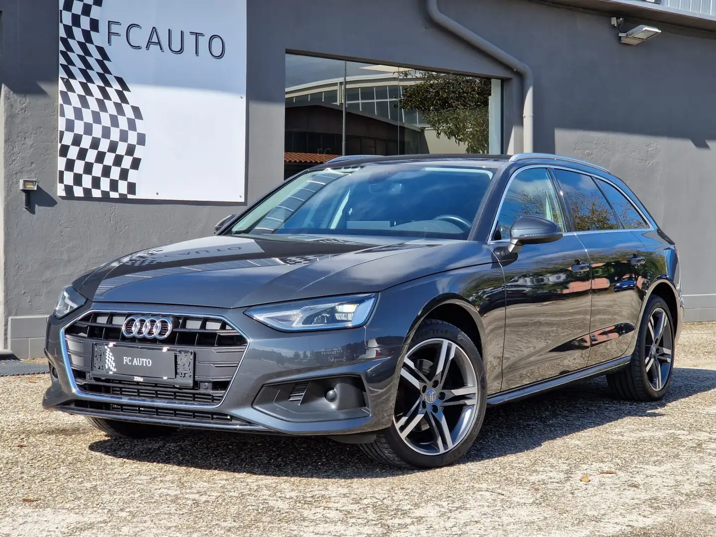 Audi A4 A4 Avant 40 g-tron S tronic Grau - 2