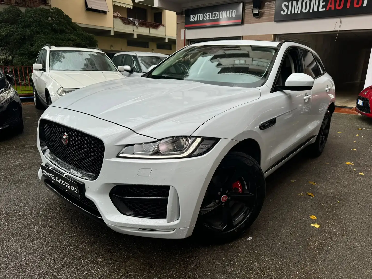 Jaguar F-Pace Jaguar F-Pace 2.0 D 180 CV AWD Portfolio Blanc - 1
