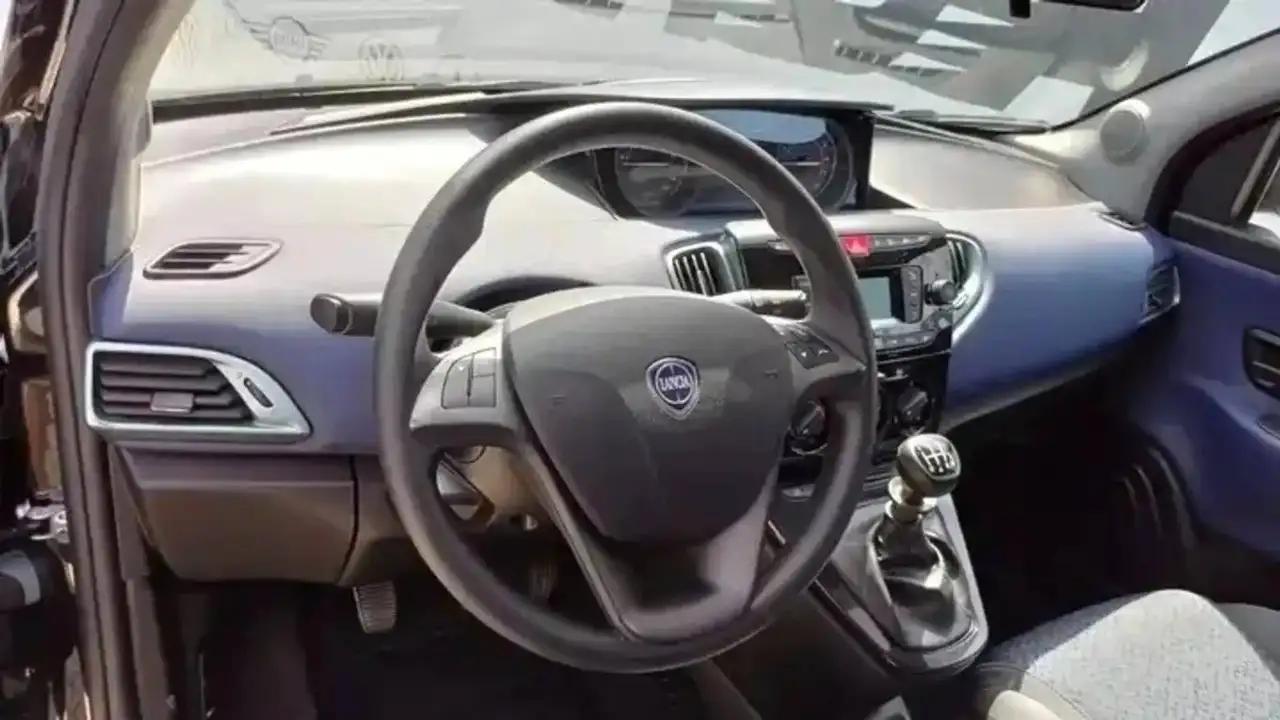 Lancia Ypsilon 2023 — фото 8