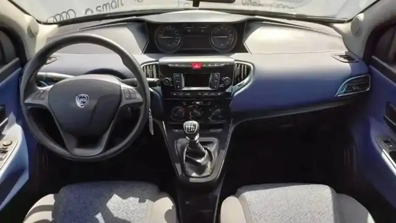 Lancia Ypsilon 2023 — фото 7