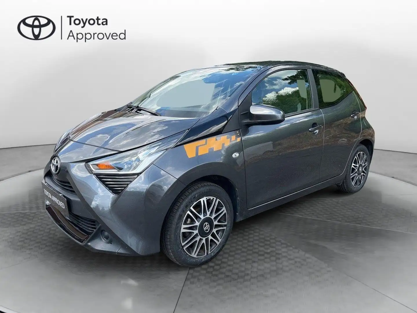 Toyota Aygo Aygo Connect 1.0 VVT-i 72 CV 5 porte x-play Grigio - 1