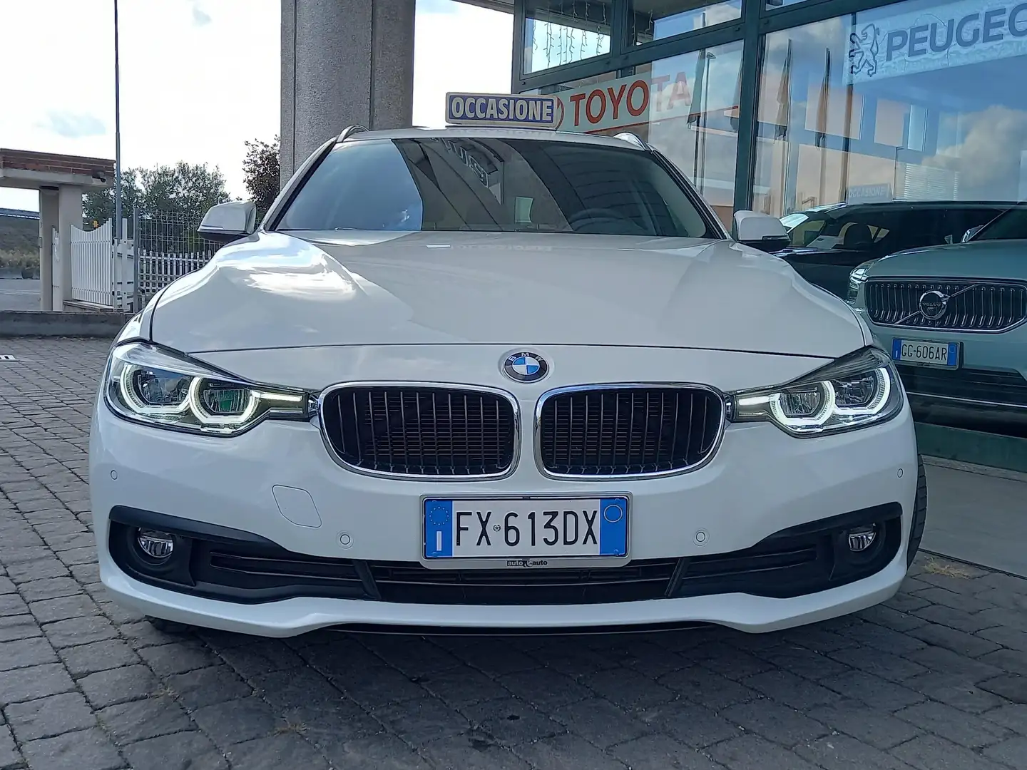 BMW 318 Serie 3 Touring 318d Business Advantage auto Bianco - 2