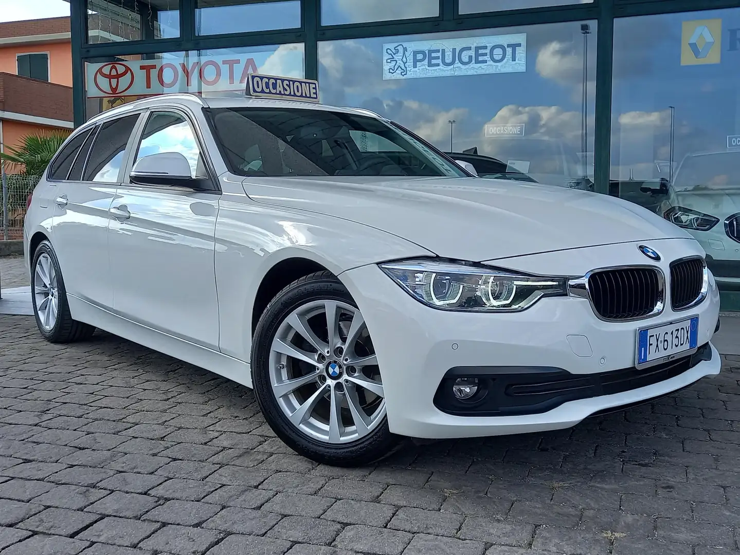 BMW 318 Serie 3 Touring 318d Business Advantage auto Bianco - 1
