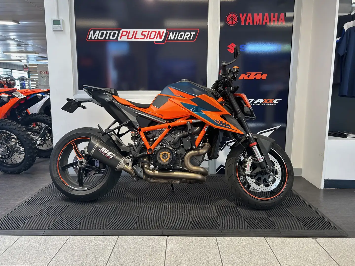 KTM 1290 Super Duke R Orange - 2