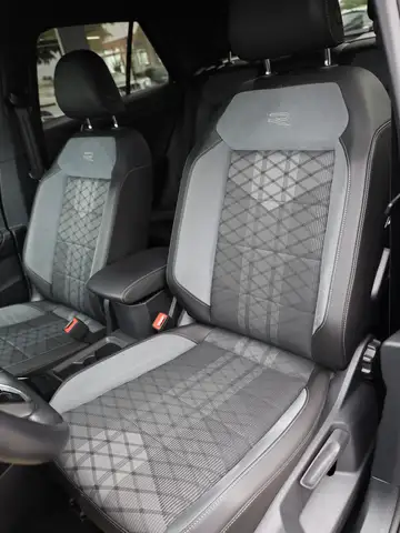 Volkswagen T-Roc view 14