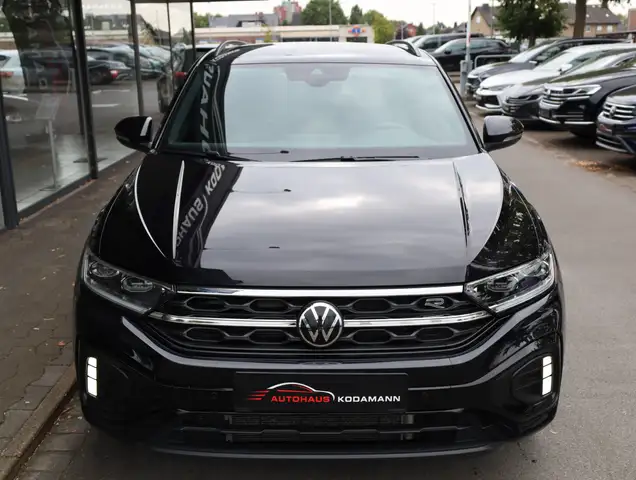 Volkswagen T-Roc view 3