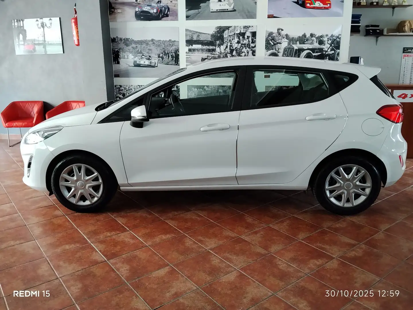 Ford Fiesta Fiesta 1.5 EcoBlue 5 porte Business Bianco - 2