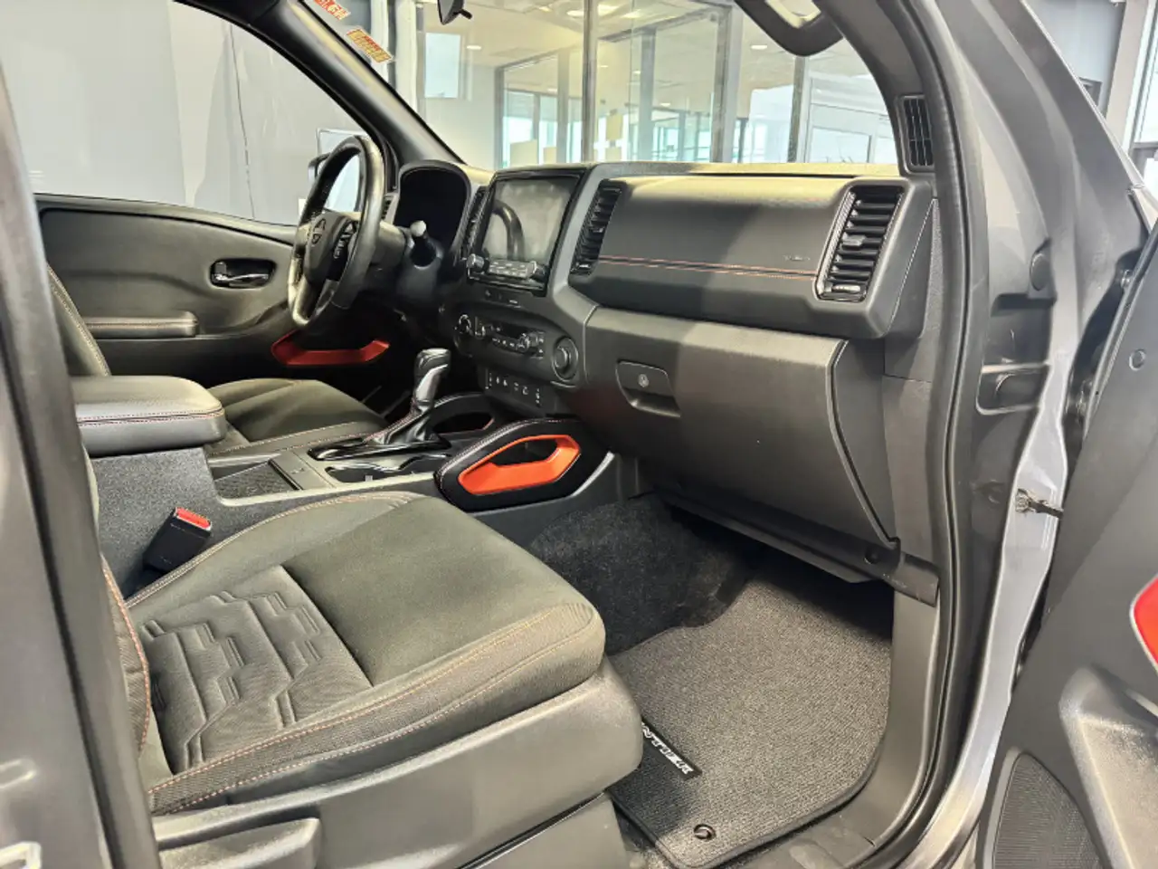 Nissan Frontier снимка Nissan Frontier