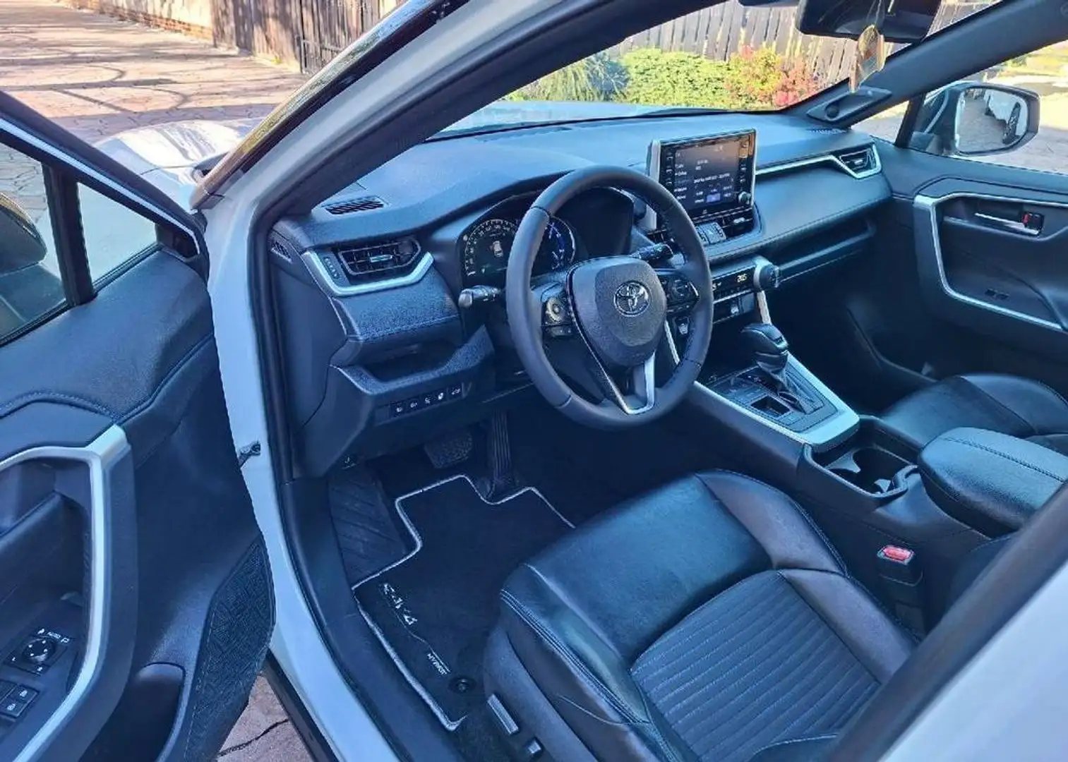Toyota RAV 4 RAV4 2,5 Hybrid Style AWDStyle Weiß - 1