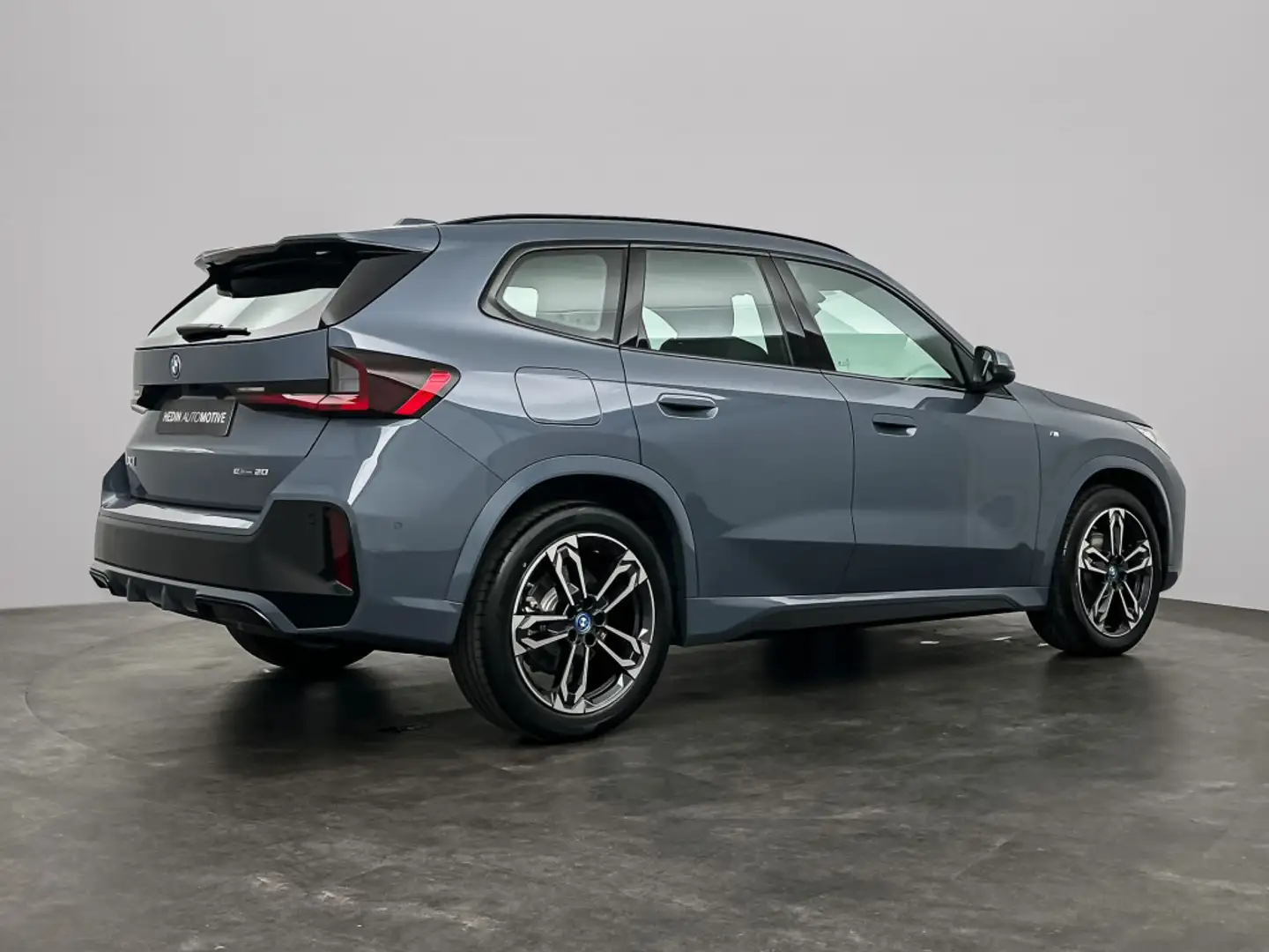 BMW iX1 eDrive20 67 kWh M Sport Edition |  Comfort Access Grijs - 2