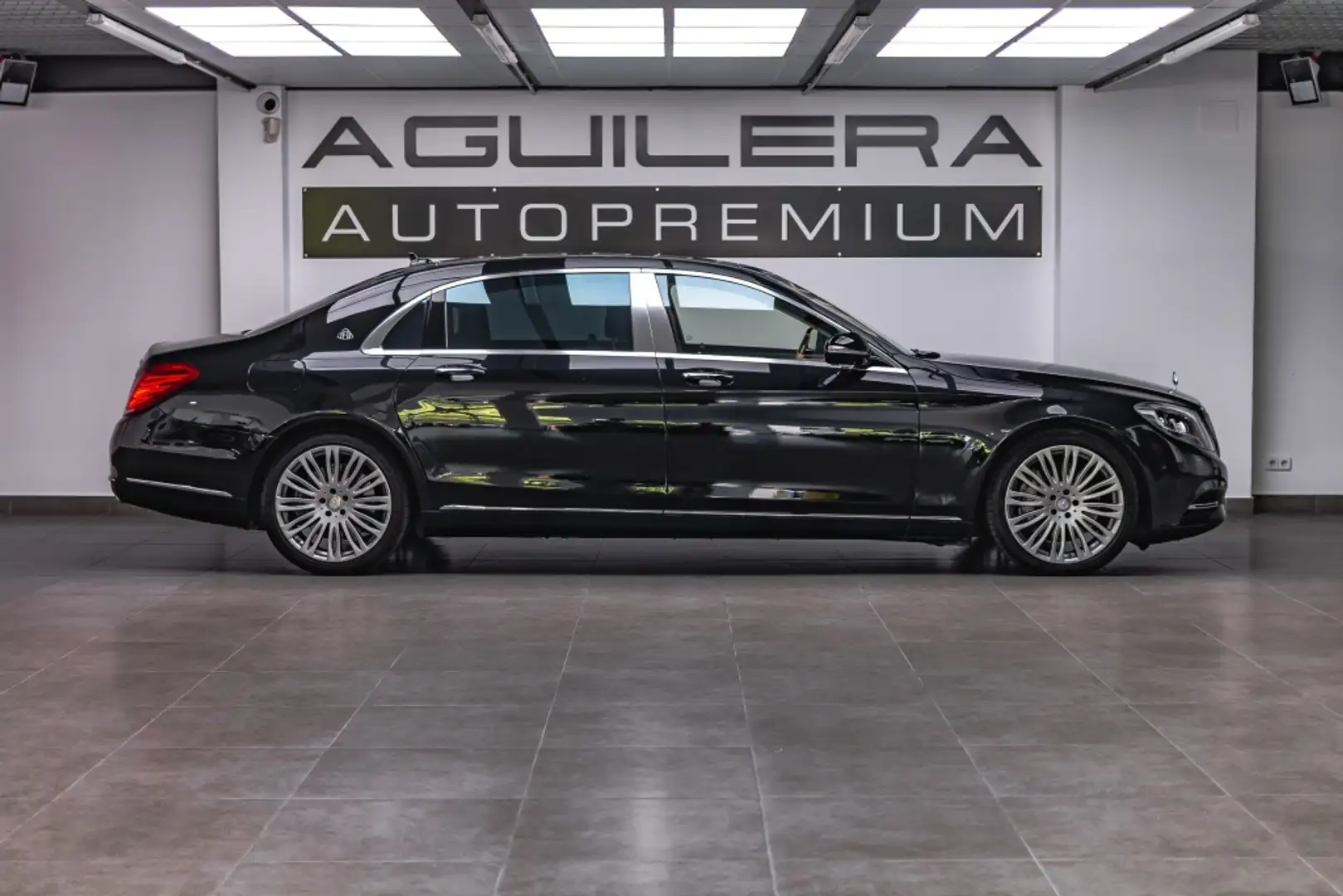 Mercedes-Benz S 500 Maybach Aut. Schwarz - 2
