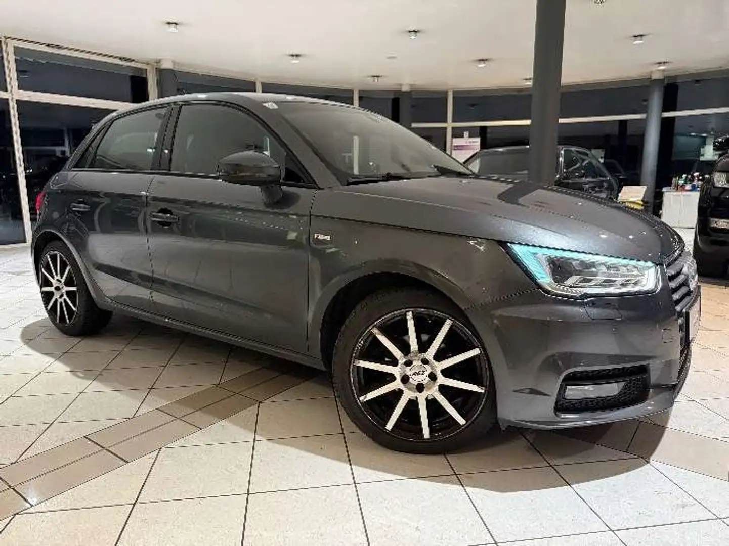 Audi A1 Audi A1 1,4TDI Sport Gris - 1