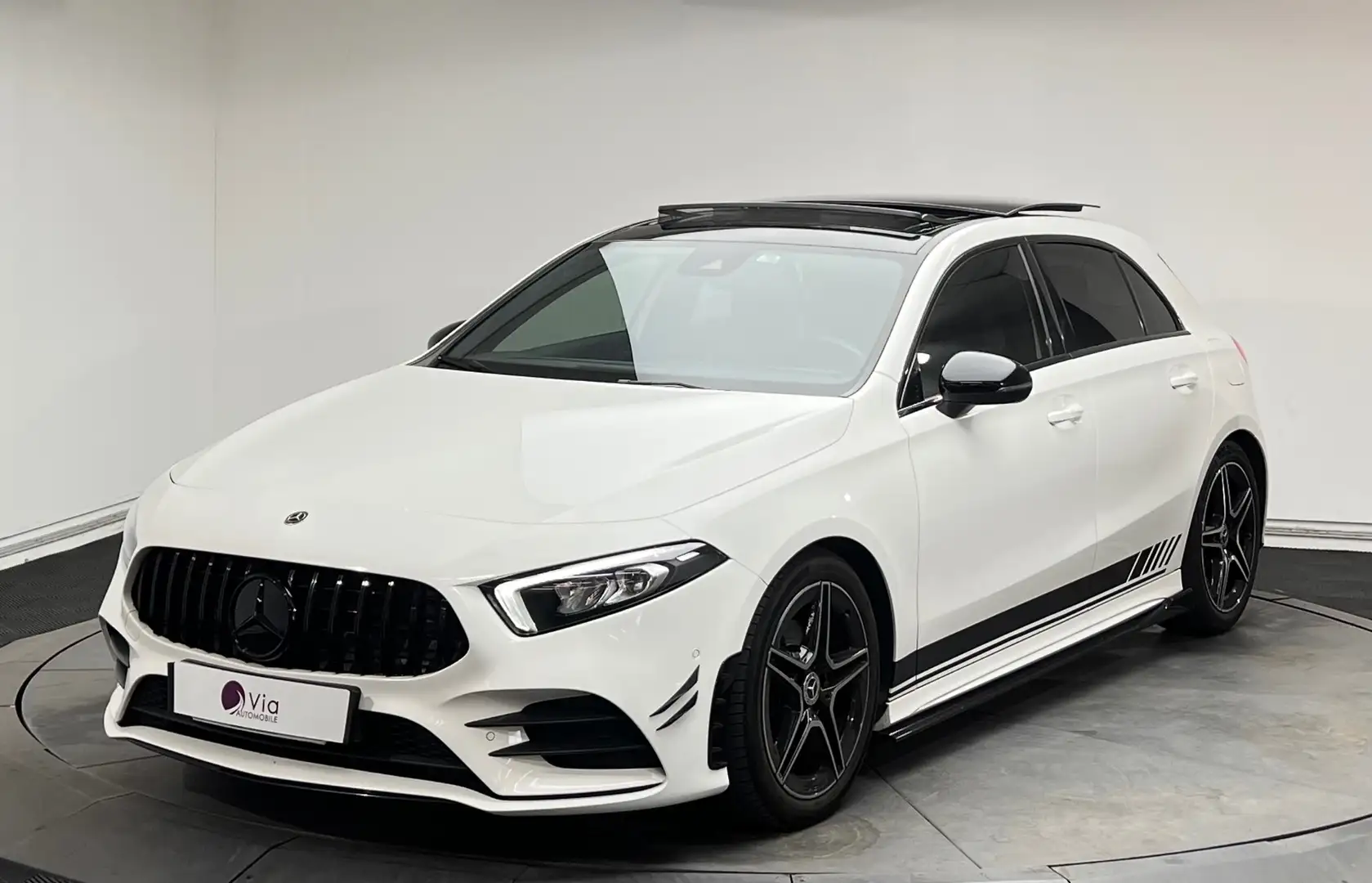 Mercedes-Benz A 180 180 d 116 ch AMG Line - Toit ouvrant - Led Ambiance Blanco - 1