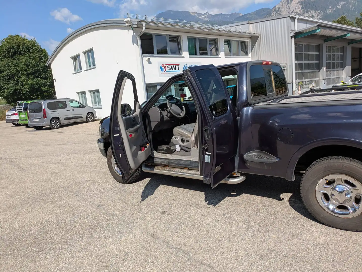 Ford F 150 Lariat Blau - 2