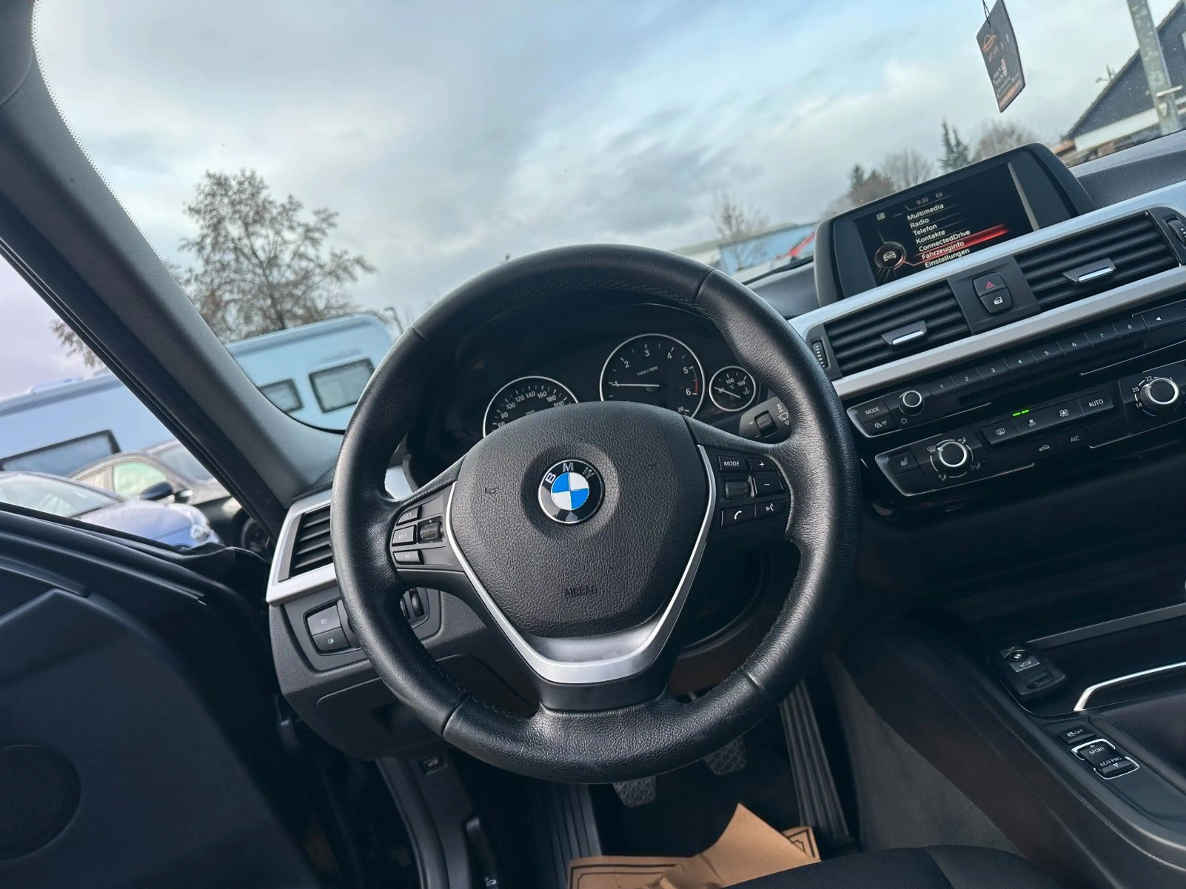 BMW 316 3 Touring 316 d Advantage — photo 11