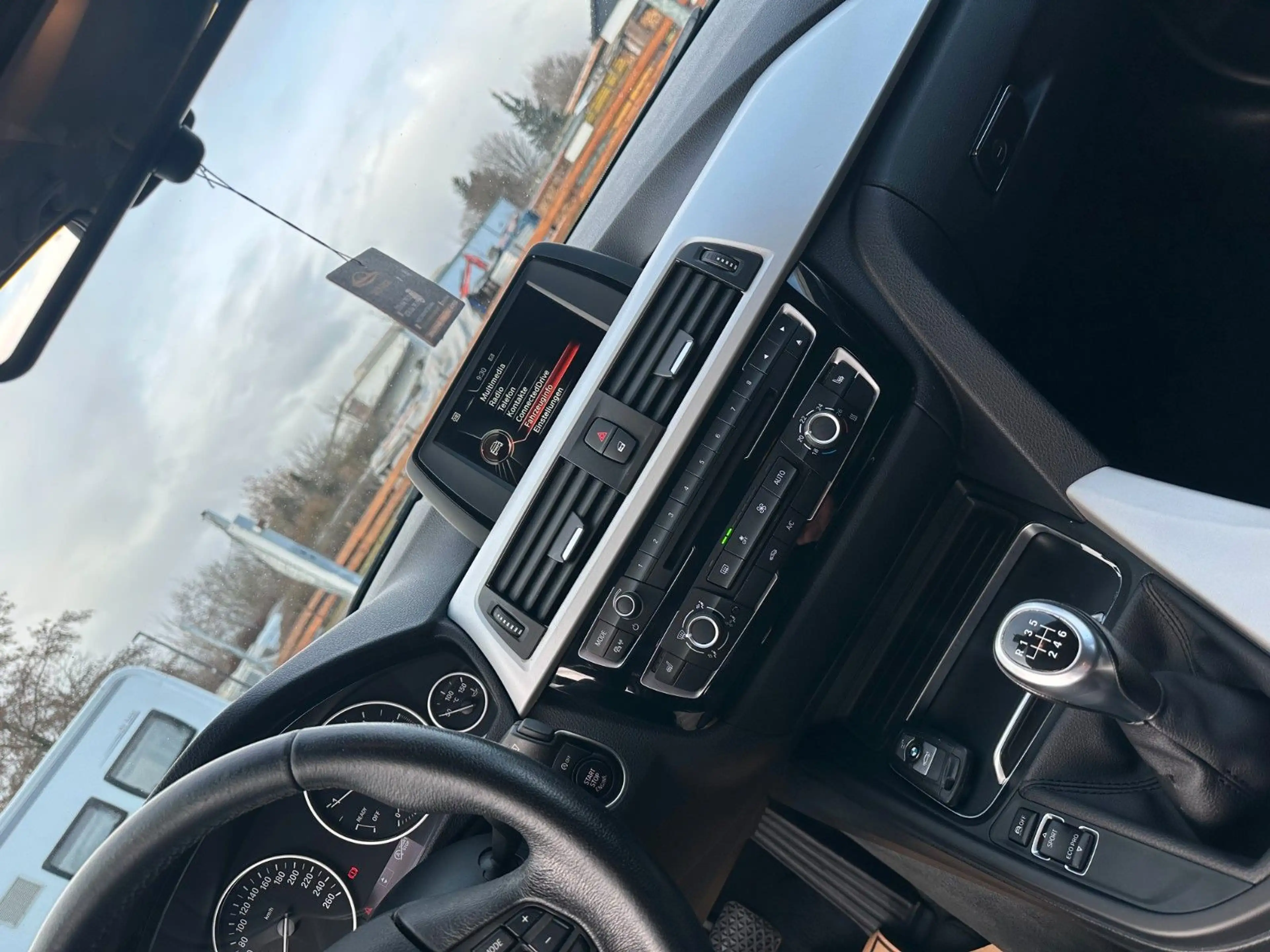 BMW 316 3 Touring 316 d Advantage — photo 12