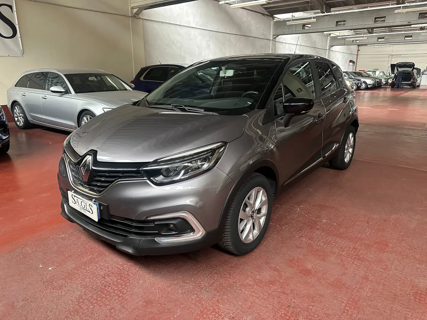 Renault Captur Captur I 2017 1.5 dci Business 90cv edc Grigio - 1
