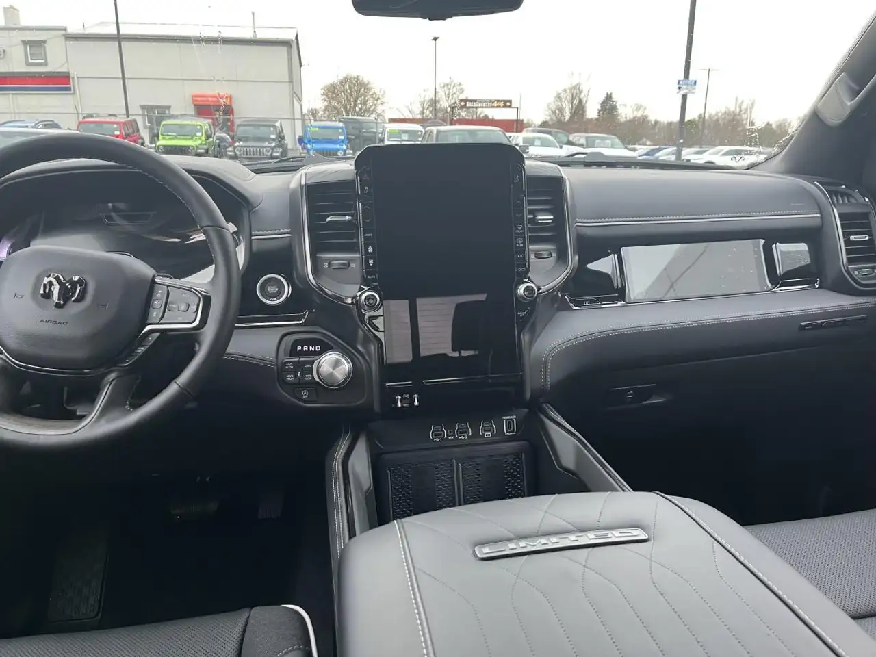 RAM 1500 снимка RAM 1500