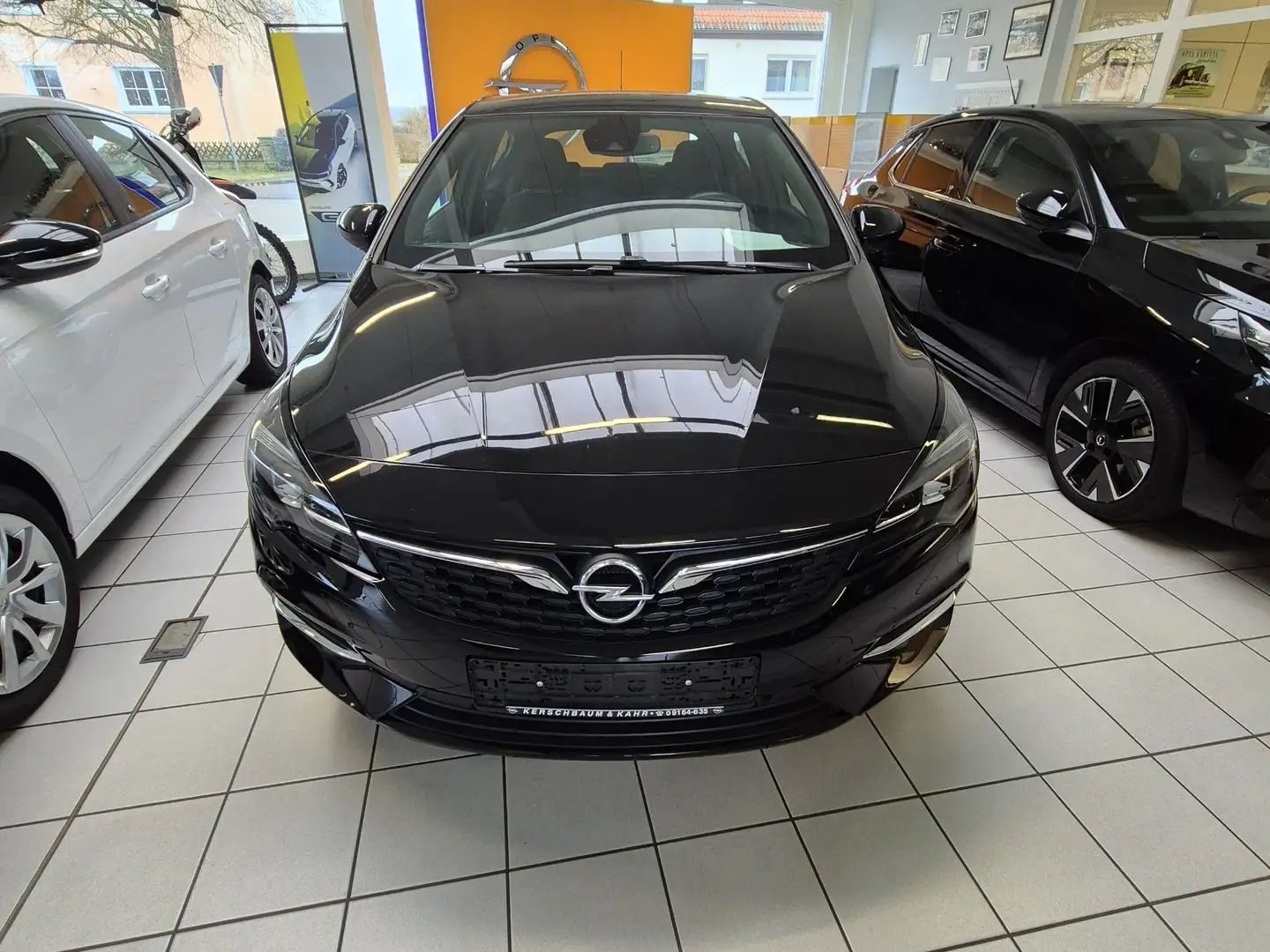 Opel Astra GS Line Start/Stop Schwarz - 1