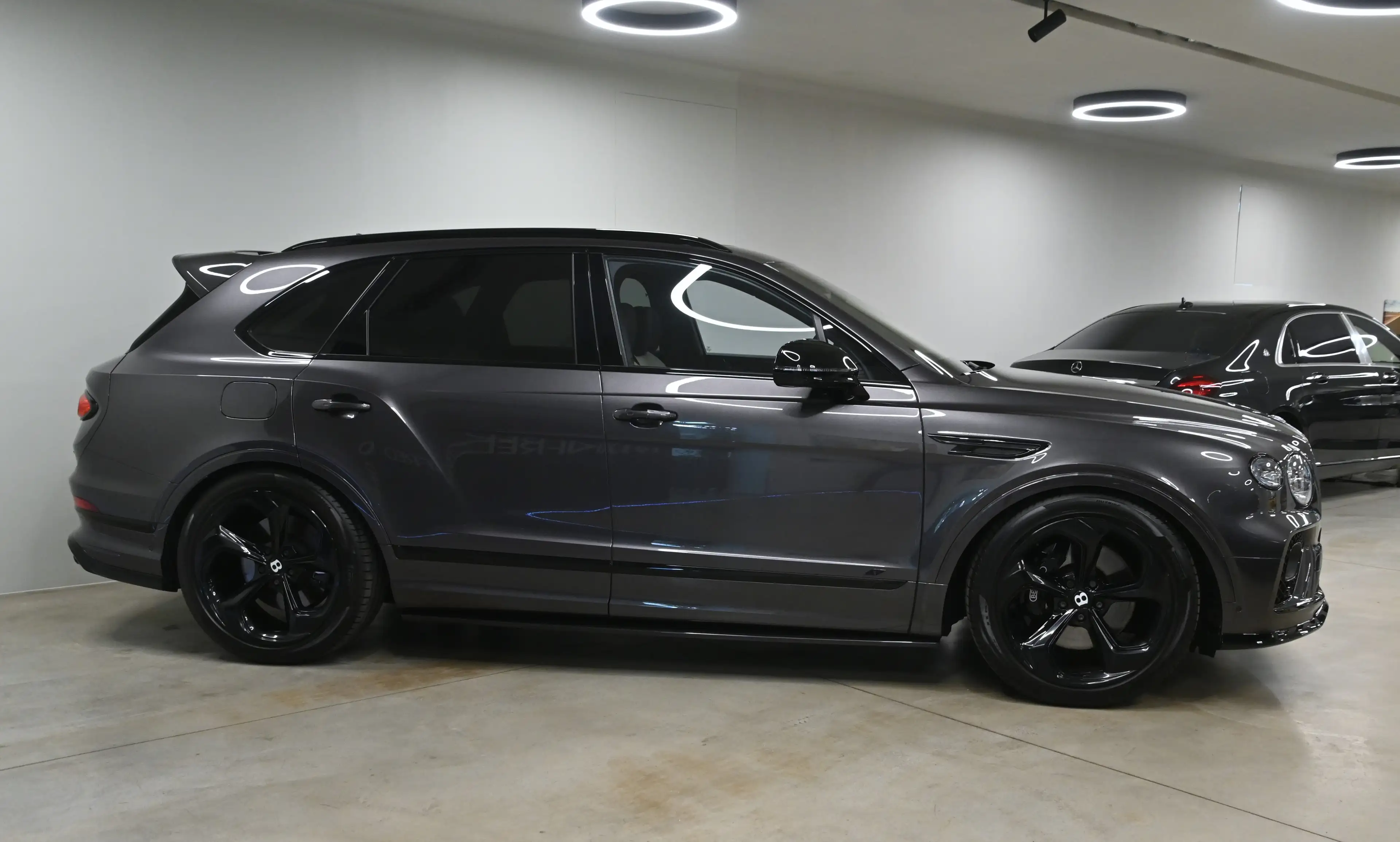 Bentley Bentayga Bentayga S Hybrid — photo 10