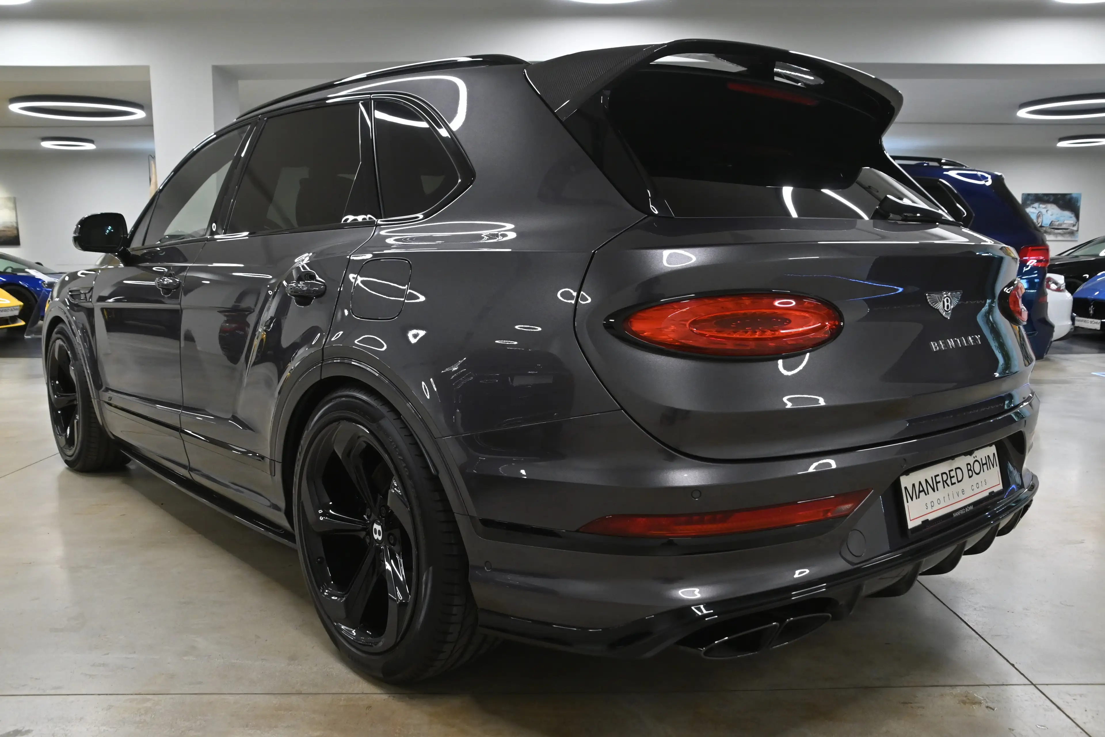 Bentley Bentayga Bentayga S Hybrid — photo 15