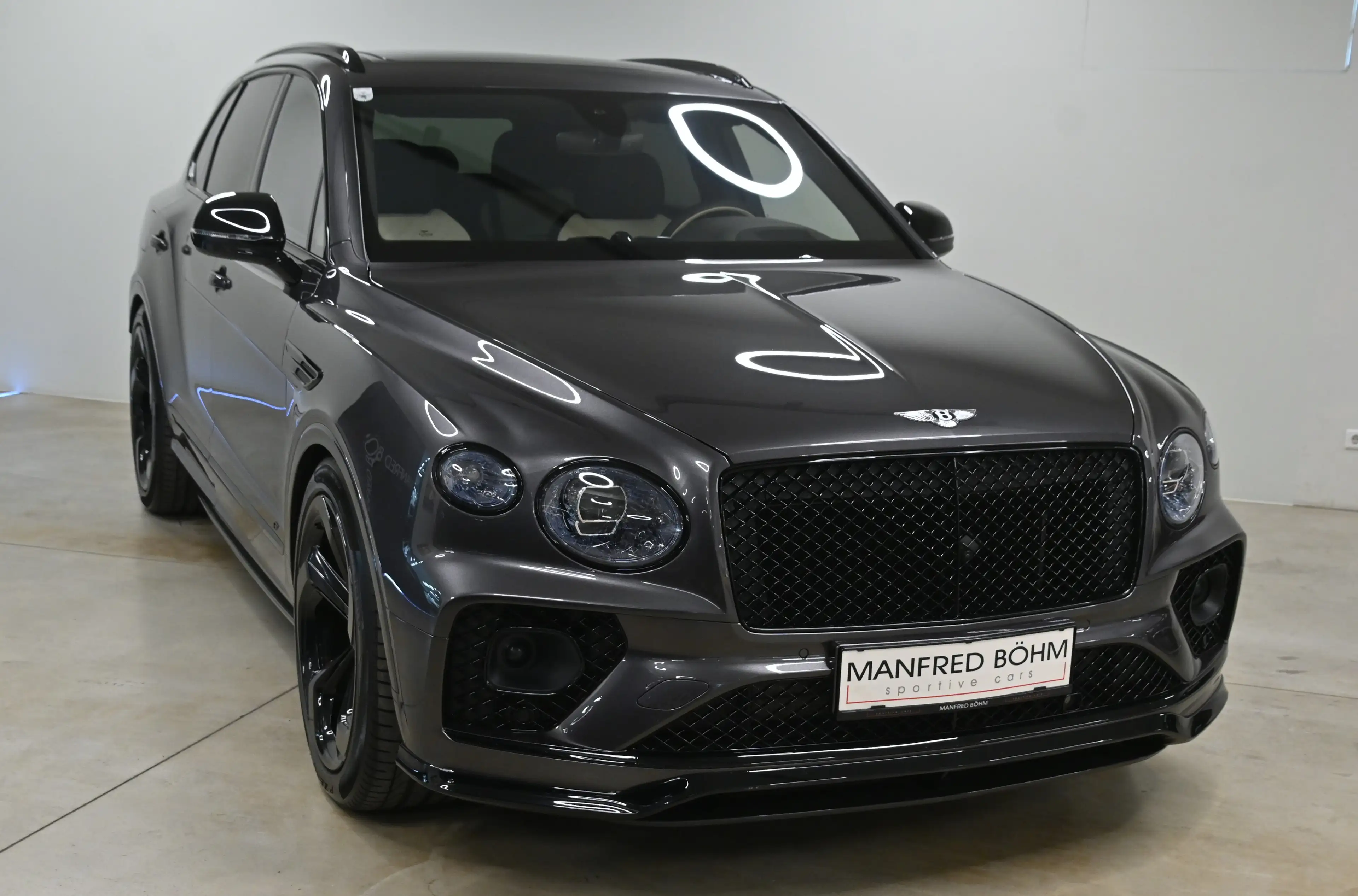 Bentley Bentayga Bentayga S Hybrid — photo 2