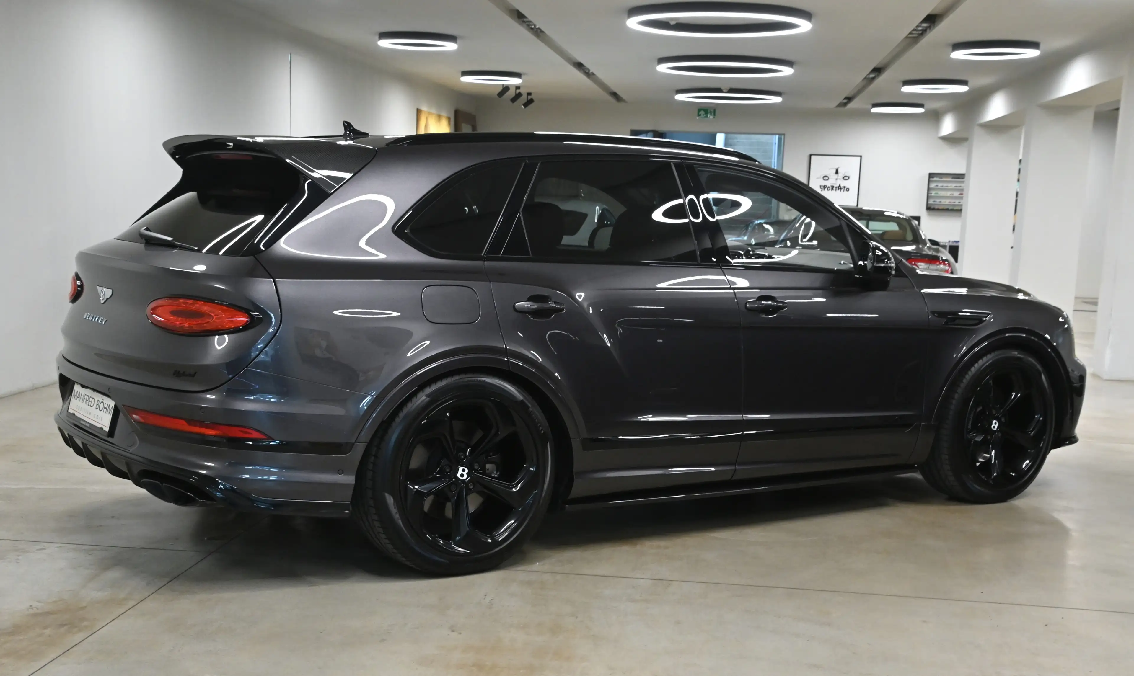 Bentley Bentayga Bentayga S Hybrid — photo 3