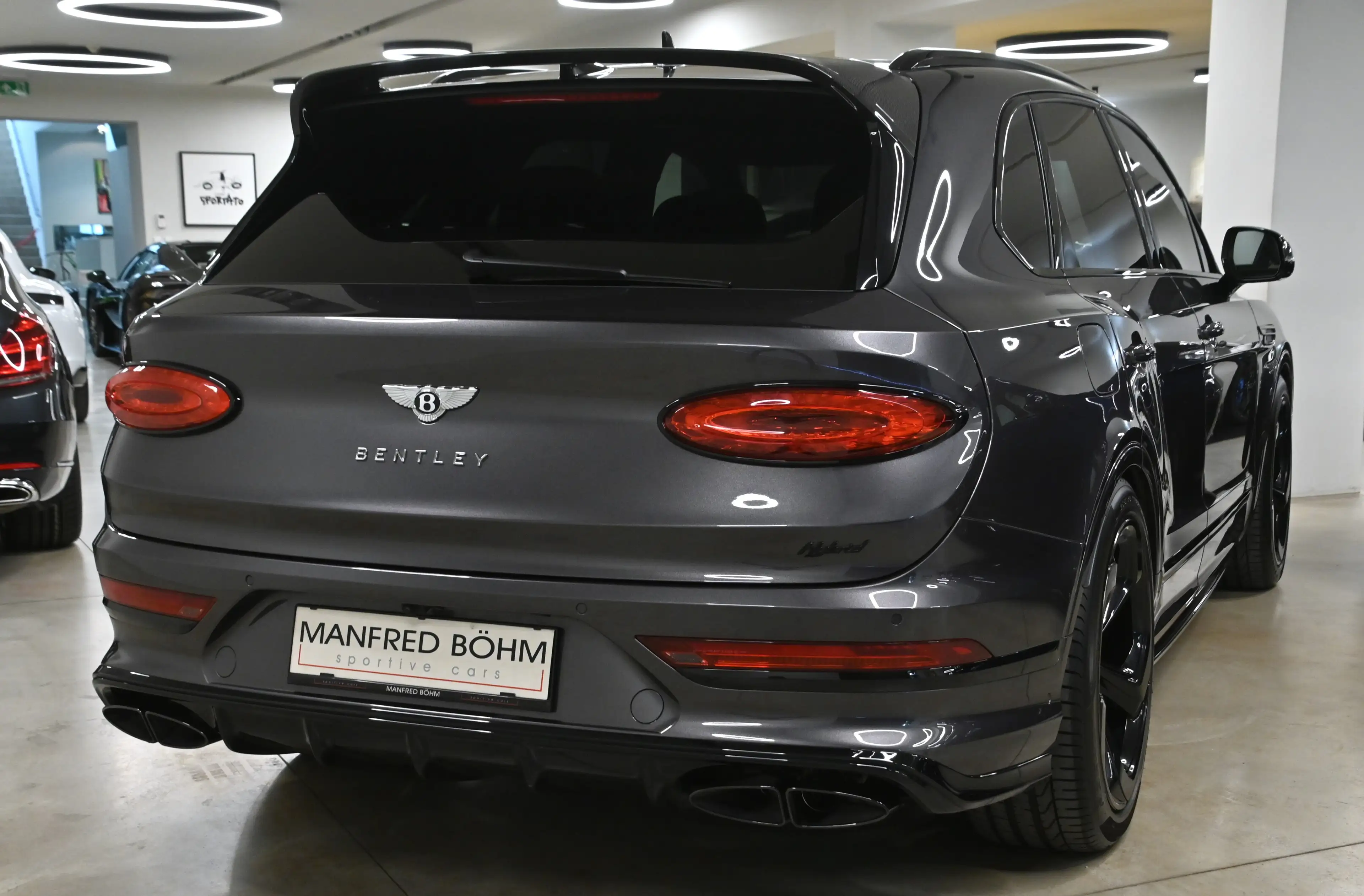 Bentley Bentayga Bentayga S Hybrid — photo 14