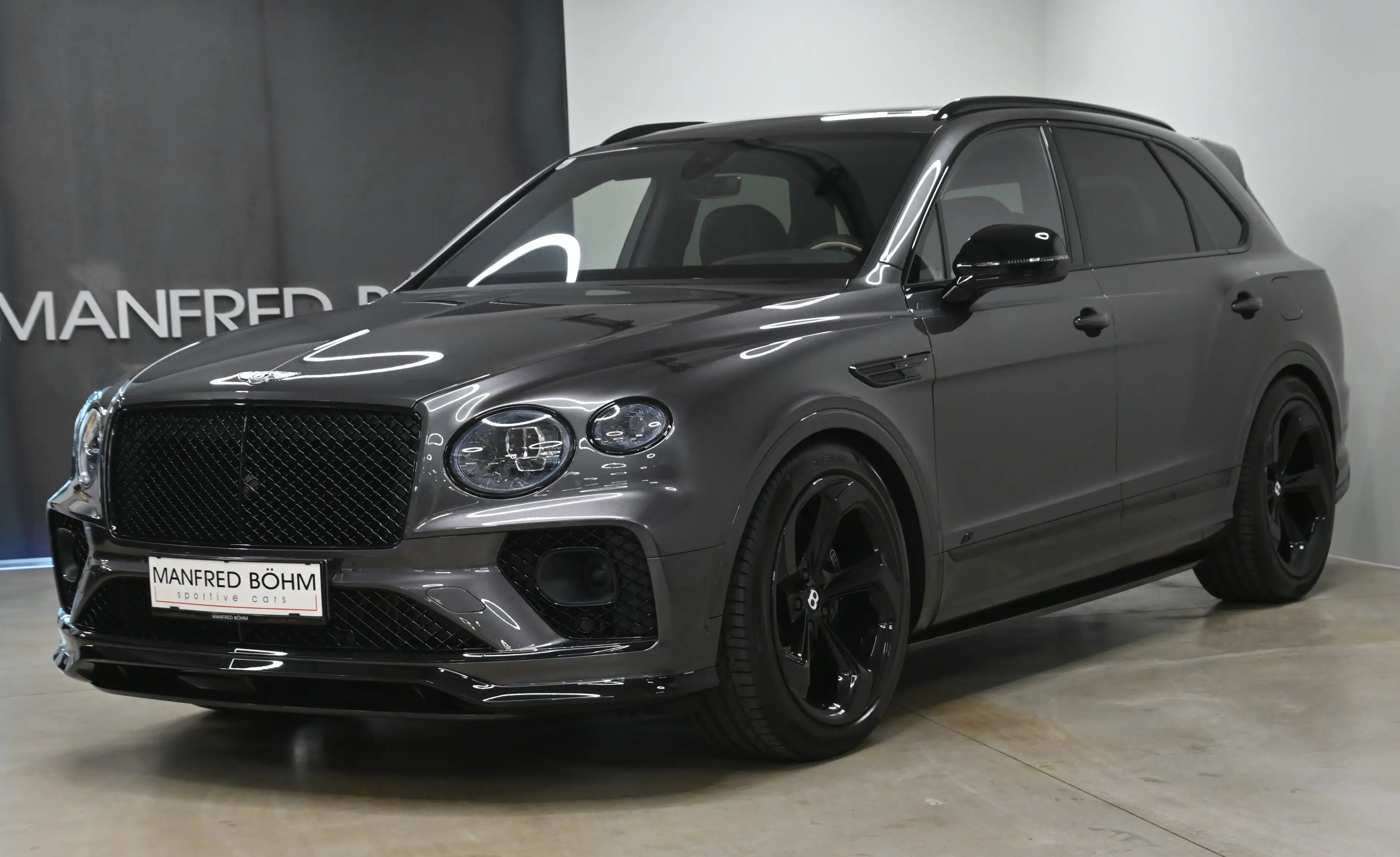 Bentley Bentayga Bentayga S Hybrid — photo 13