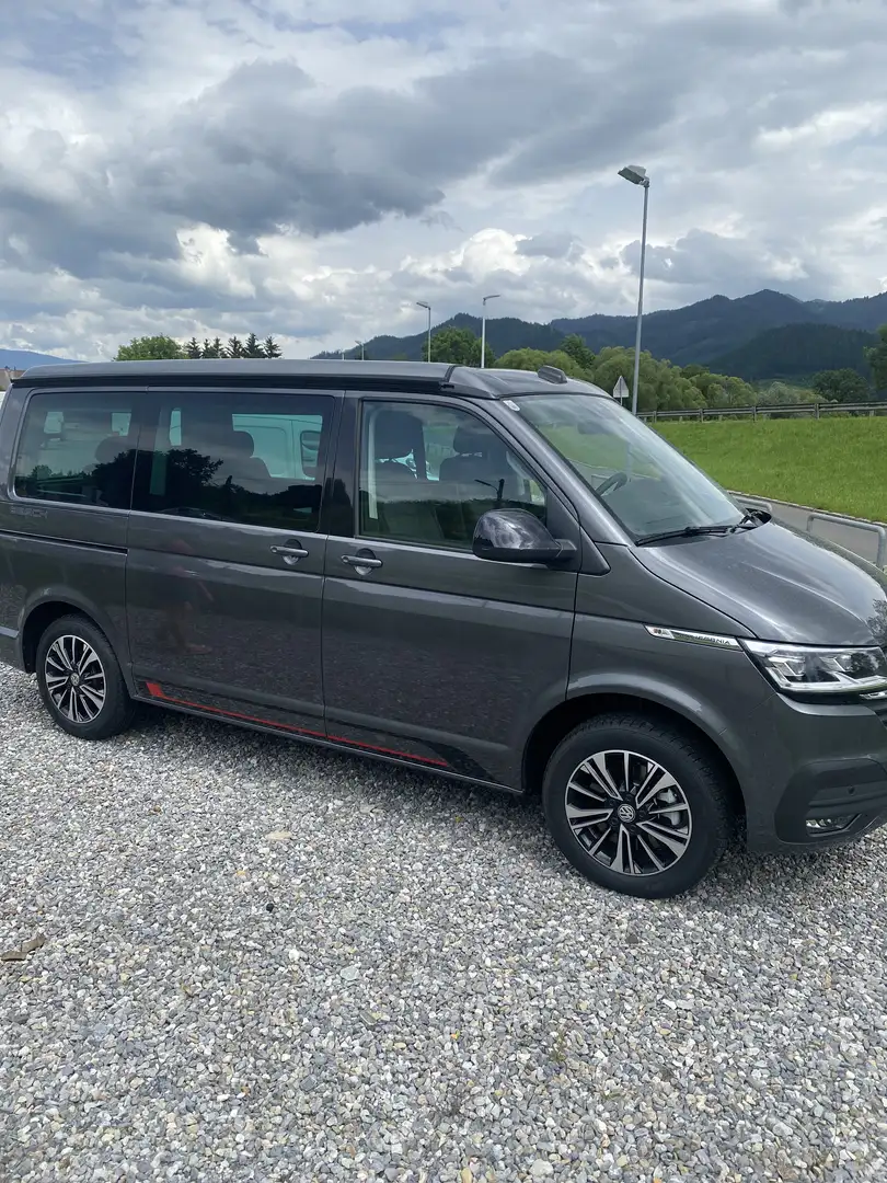 Volkswagen T6.1 California Grau - 1