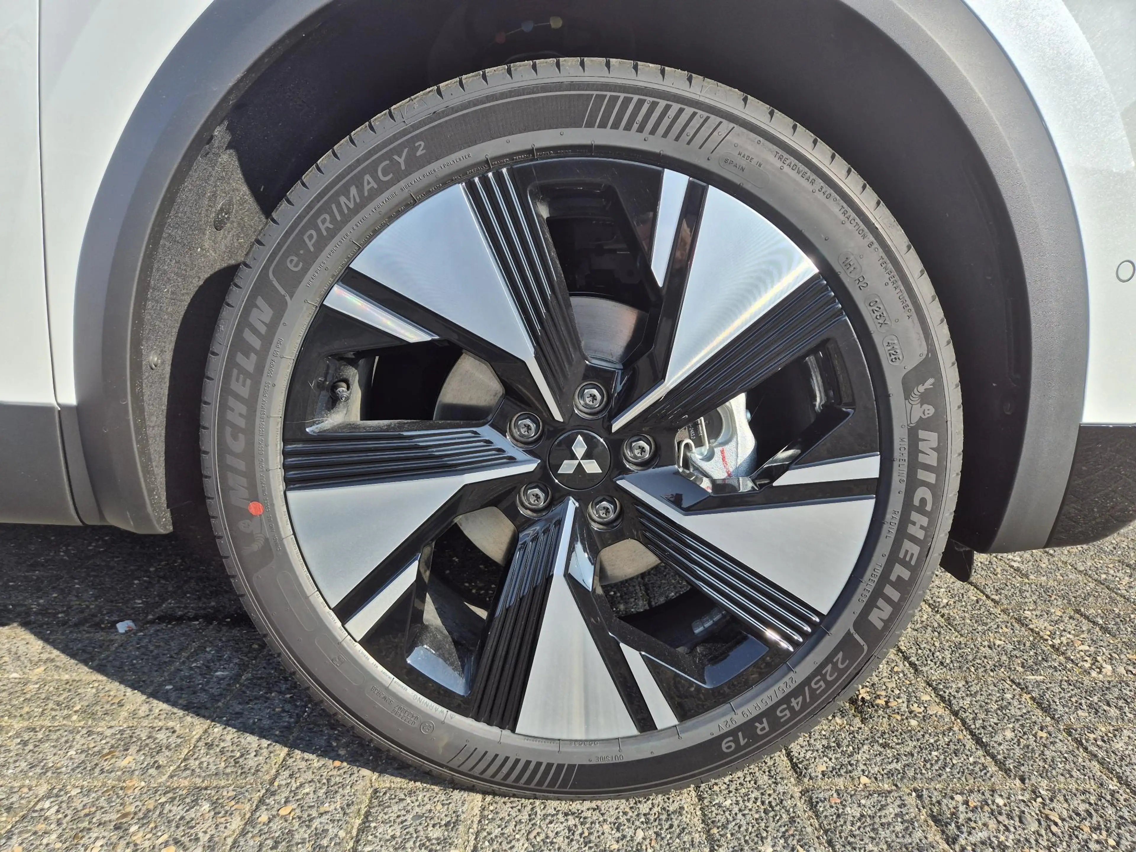 Mitsubishi Grandis 1.8 HEV First Edition | Built-in Google | DEMO | 3 — photo 25