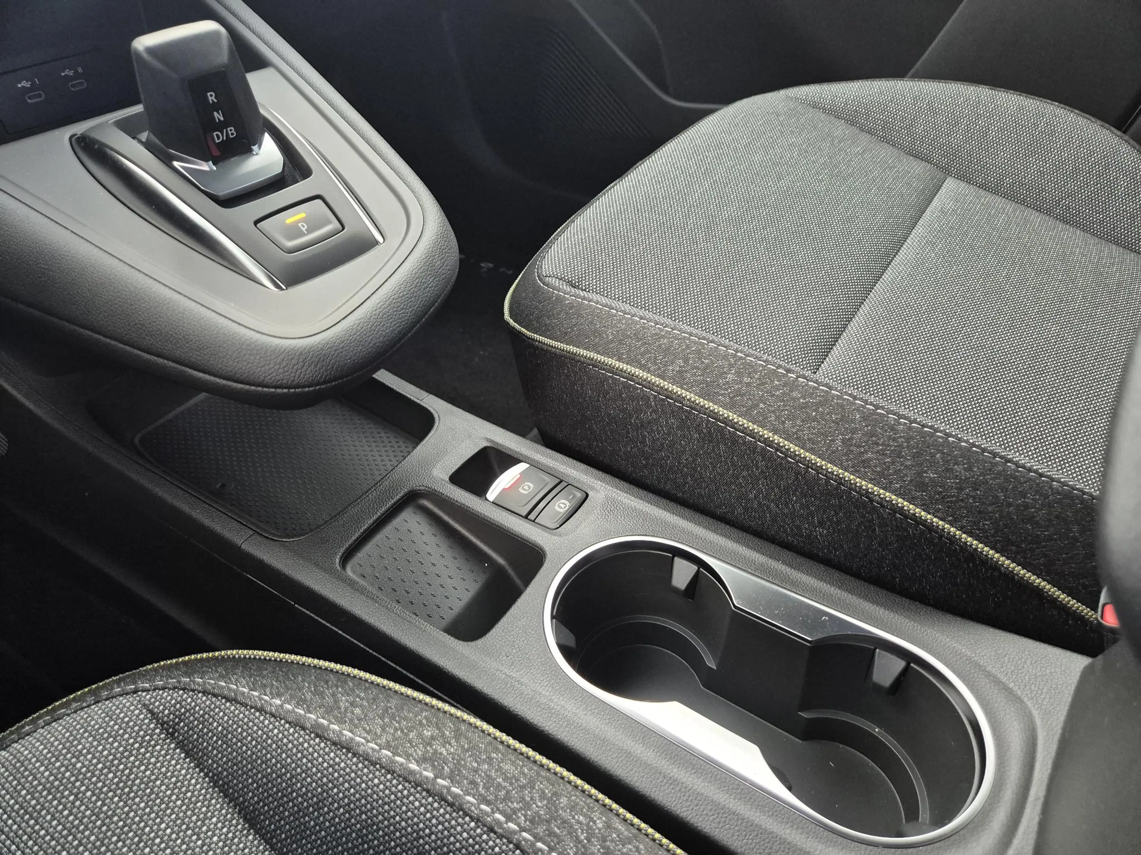 Mitsubishi Grandis 1.8 HEV First Edition | Built-in Google | DEMO | 3 — photo 34