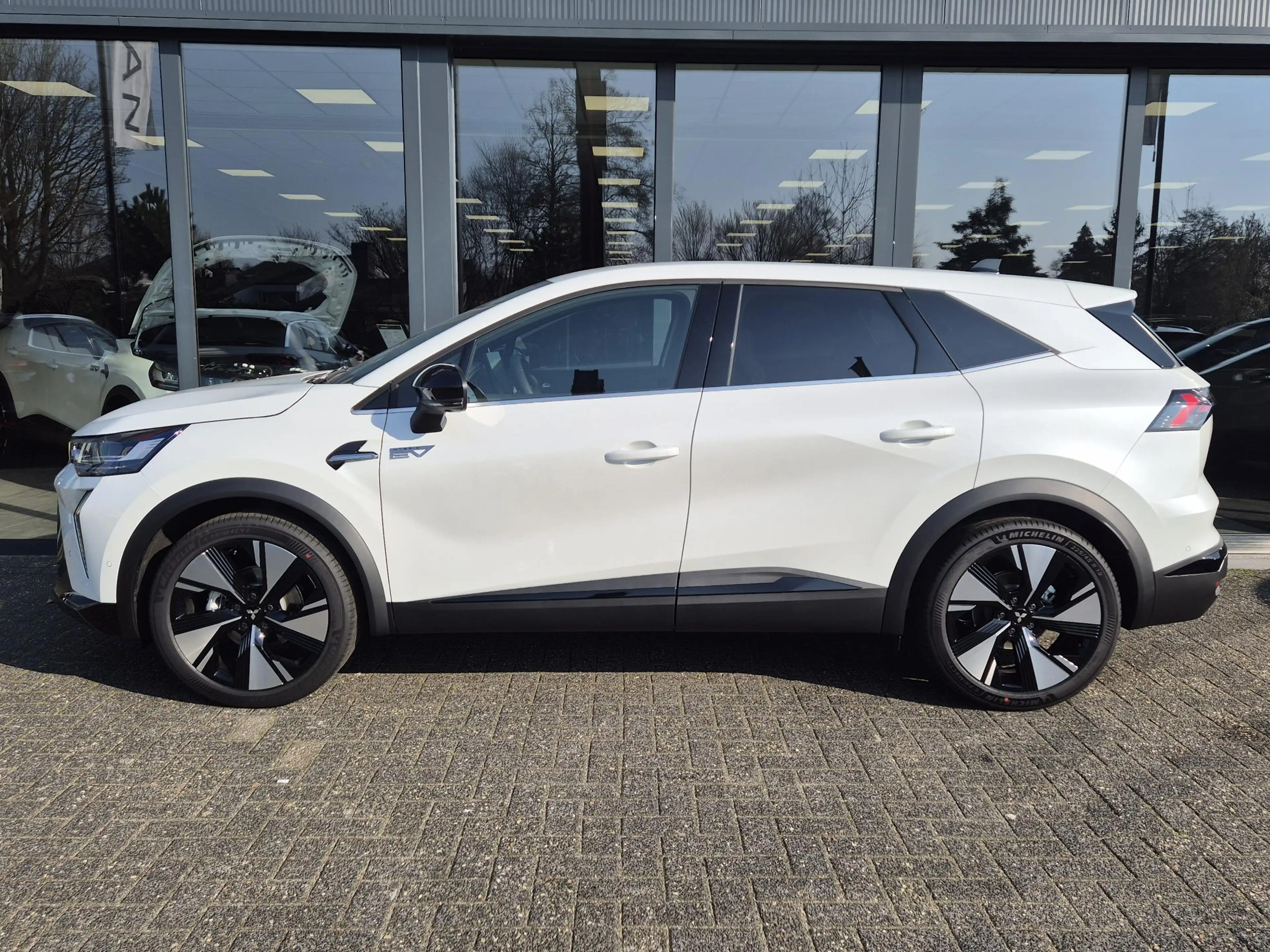 Mitsubishi Grandis 1.8 HEV First Edition | Built-in Google | DEMO | 3 — photo 15