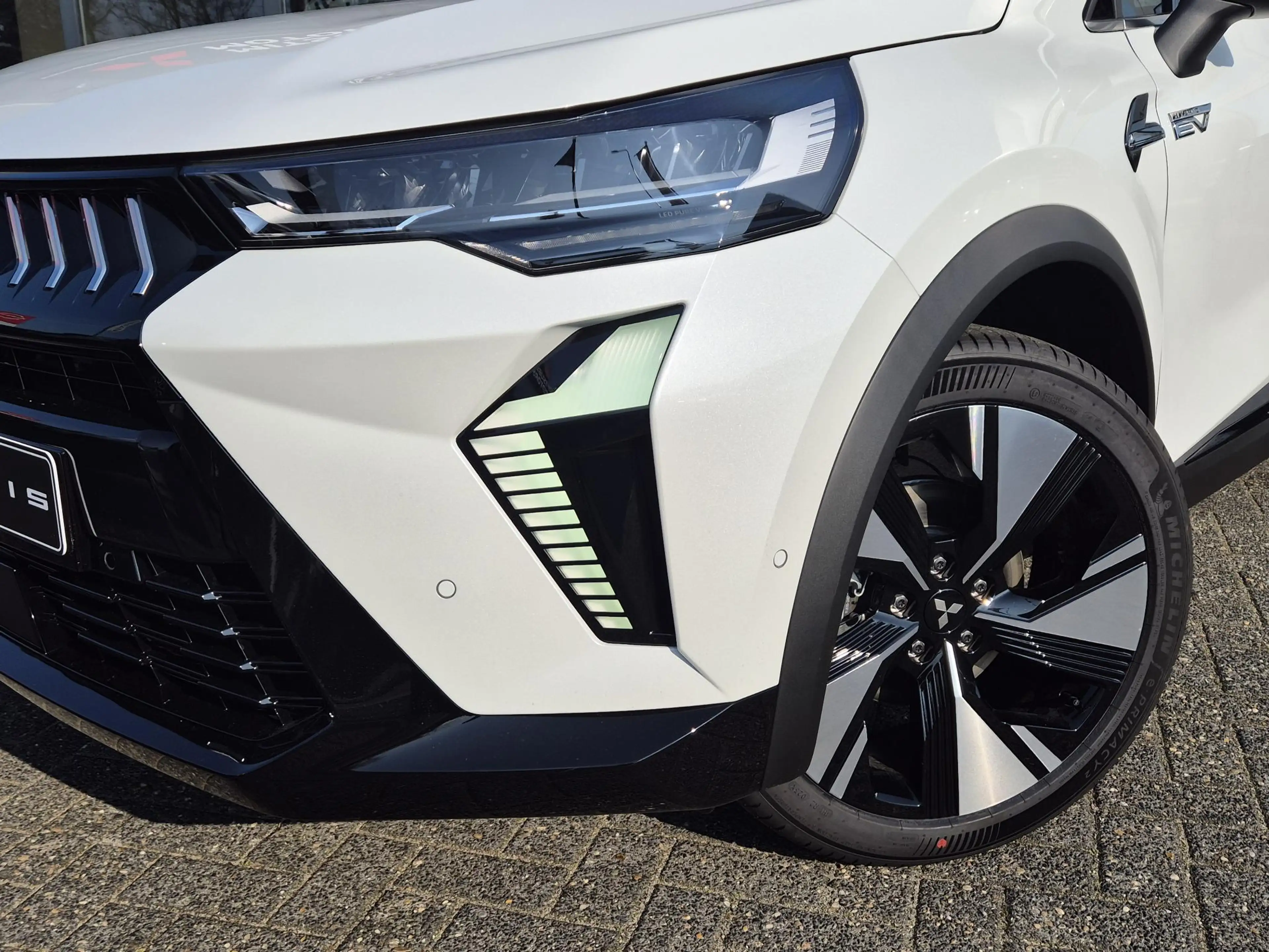 Mitsubishi Grandis 1.8 HEV First Edition | Built-in Google | DEMO | 3 — photo 27
