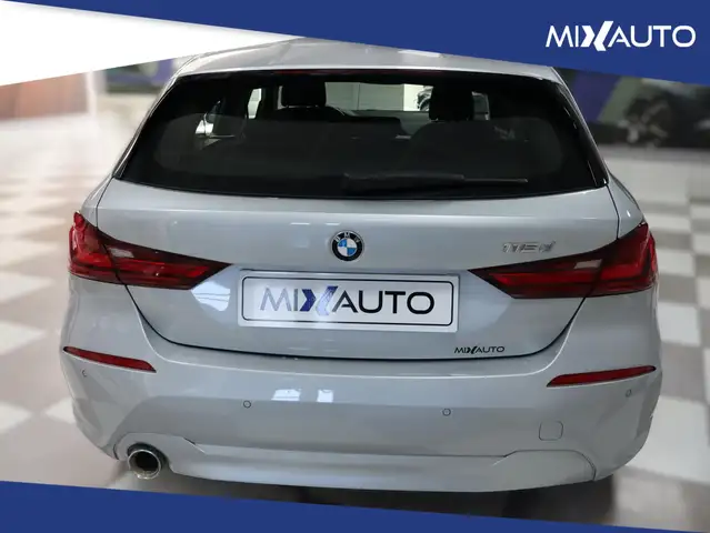 BMW 1 Series view 4