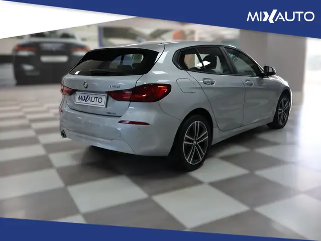 BMW 1 Series view 5