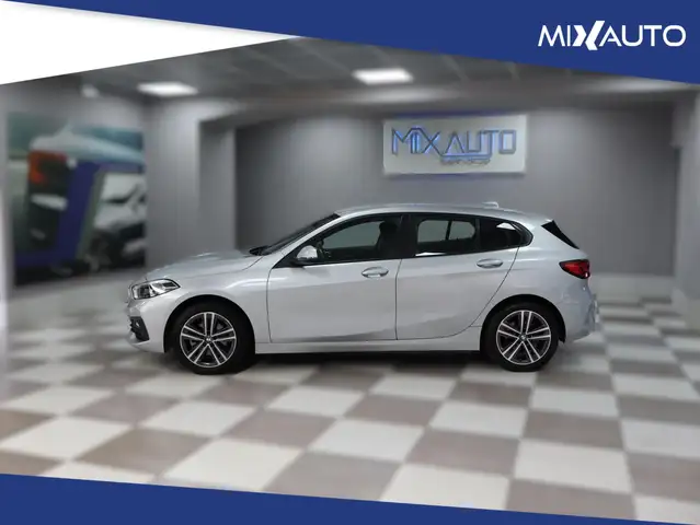 BMW 1 Series view 6