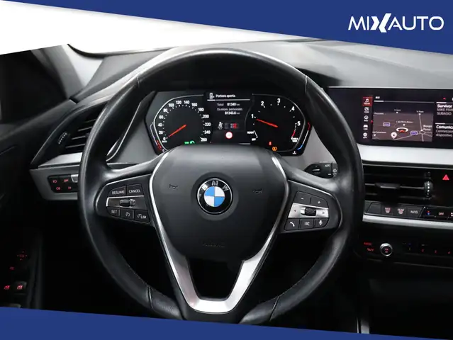 BMW 1 Series view 12