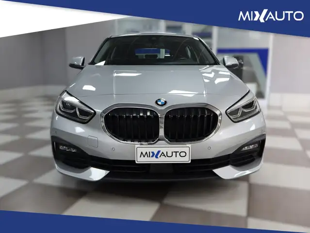 BMW 1 Series view 2