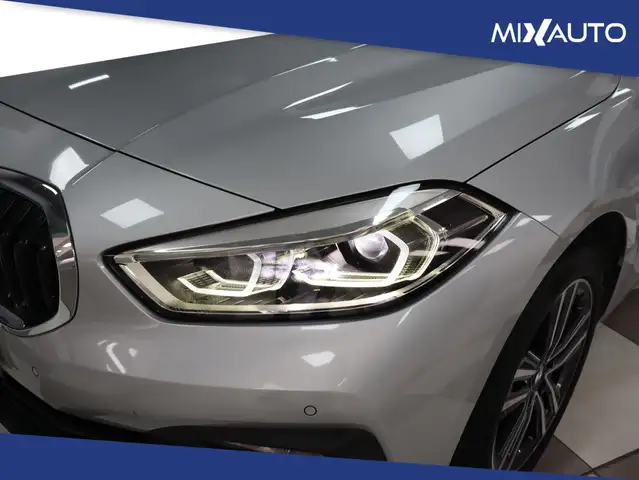 BMW 1 Series view 10