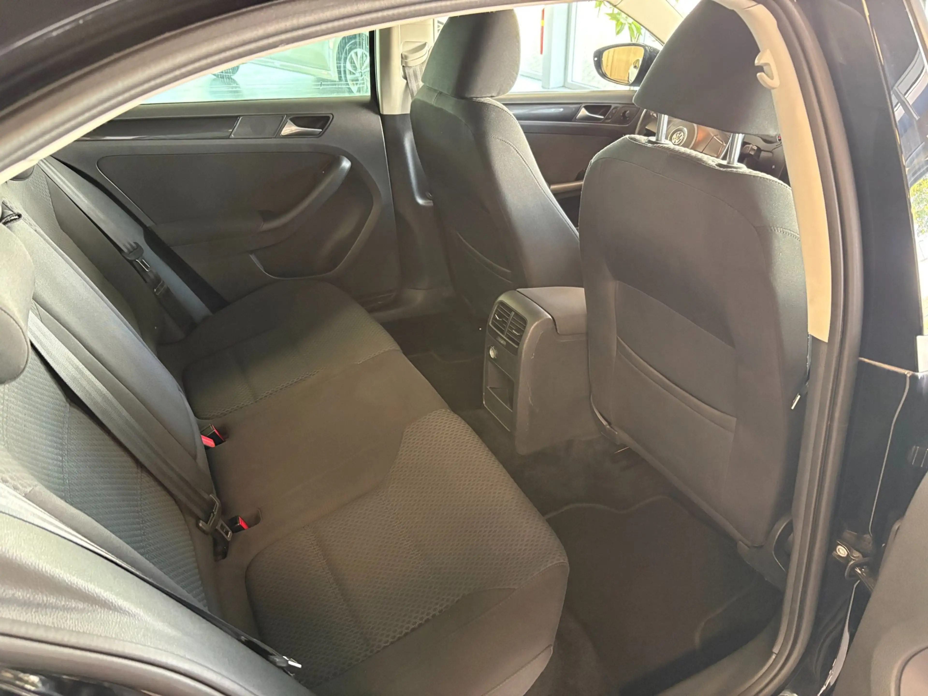 Volkswagen Jetta 1.6 TDI Highline BlueMotion — photo 12