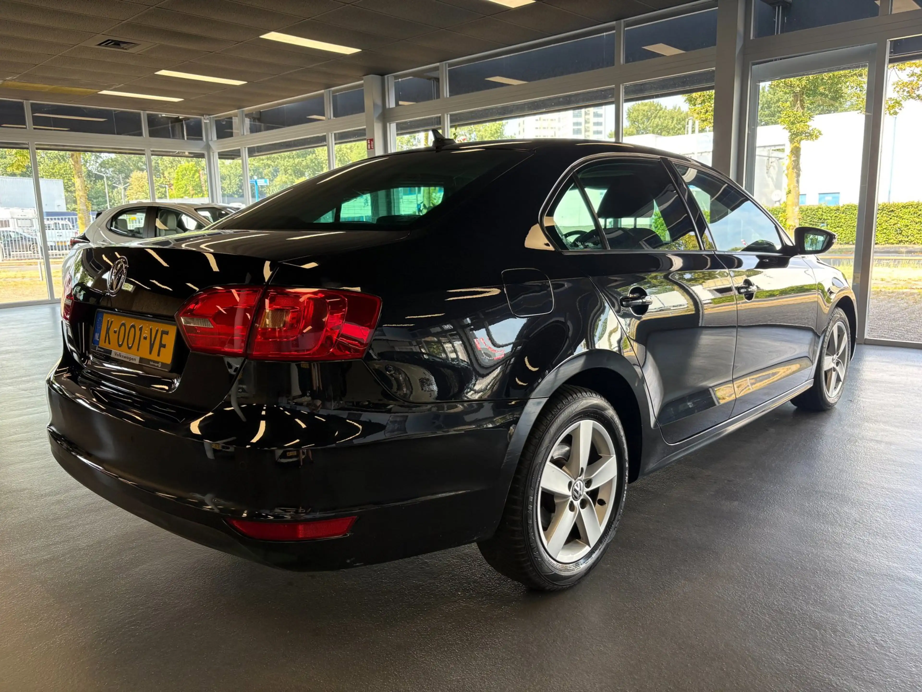 Volkswagen Jetta 1.6 TDI Highline BlueMotion — photo 8