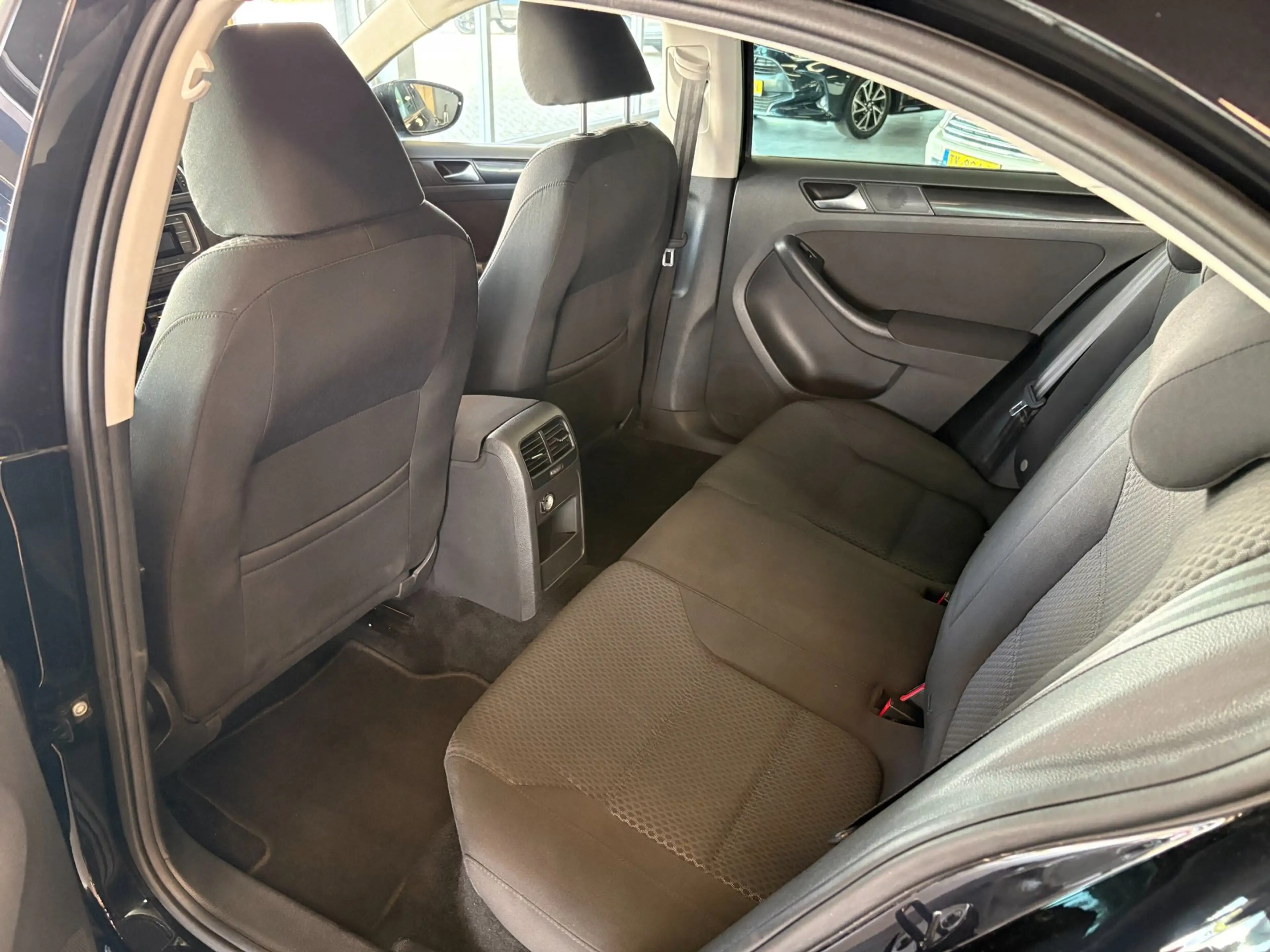 Volkswagen Jetta 1.6 TDI Highline BlueMotion — photo 11